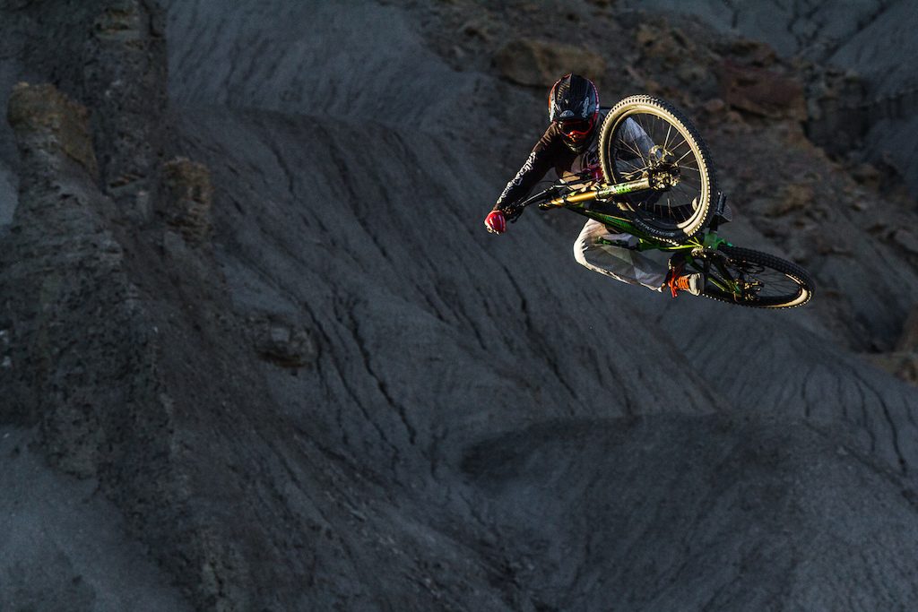 Bas van Steenbergen – Shoulder Season