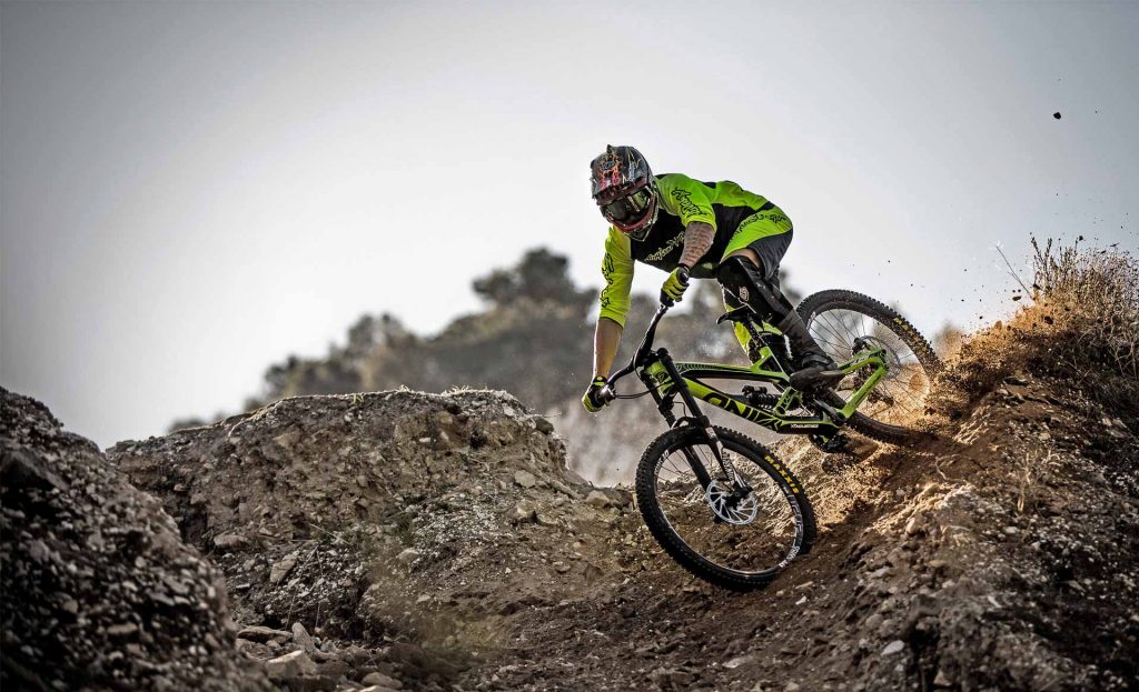 YT Industries : le Tues en mode carbone