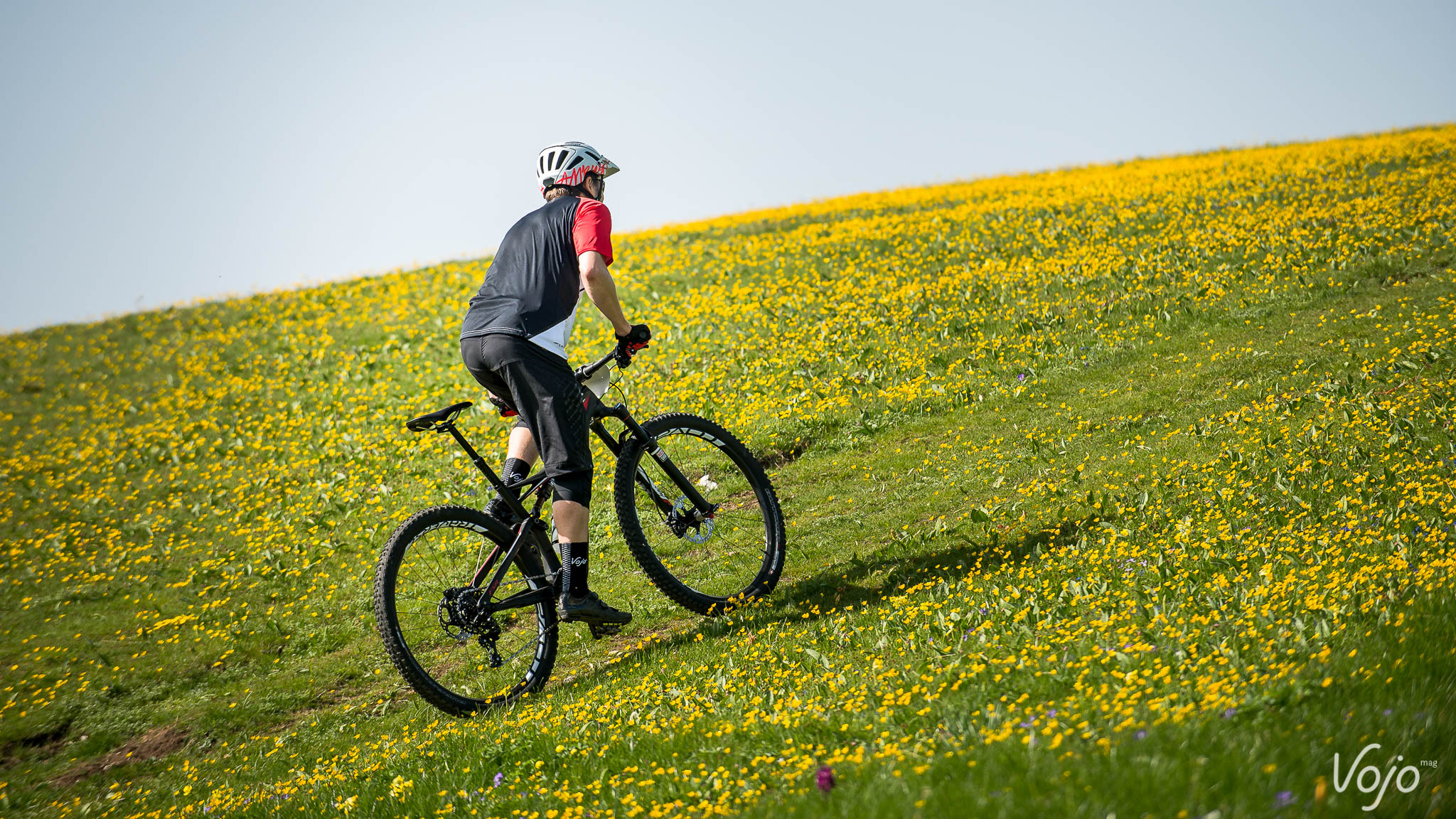 Specialized_Stumpjumper_Action_Copyright_Manu_Molle_VojoMag-3