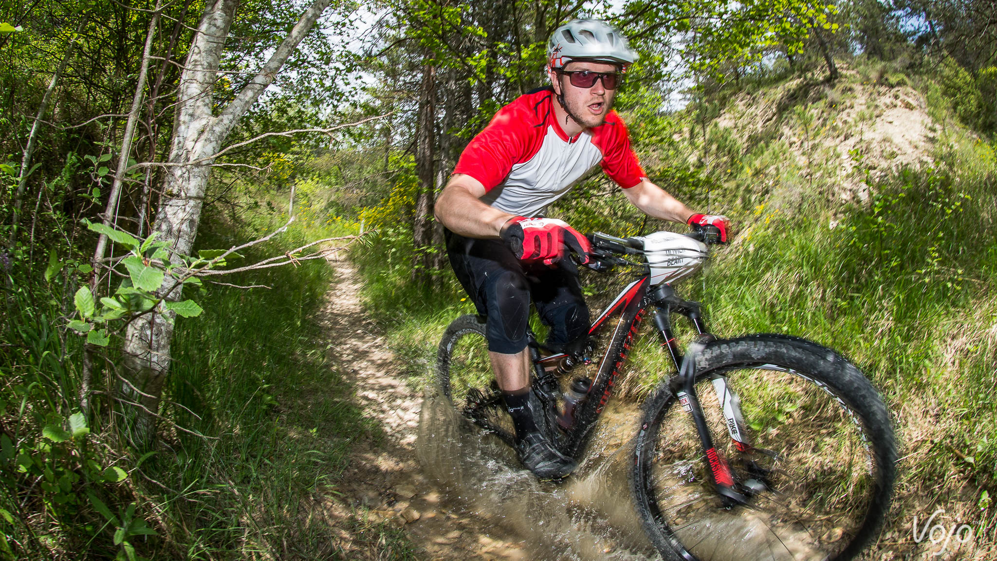 Specialized_Stumpjumper_Action_Copyright_Manu_Molle_VojoMag-7