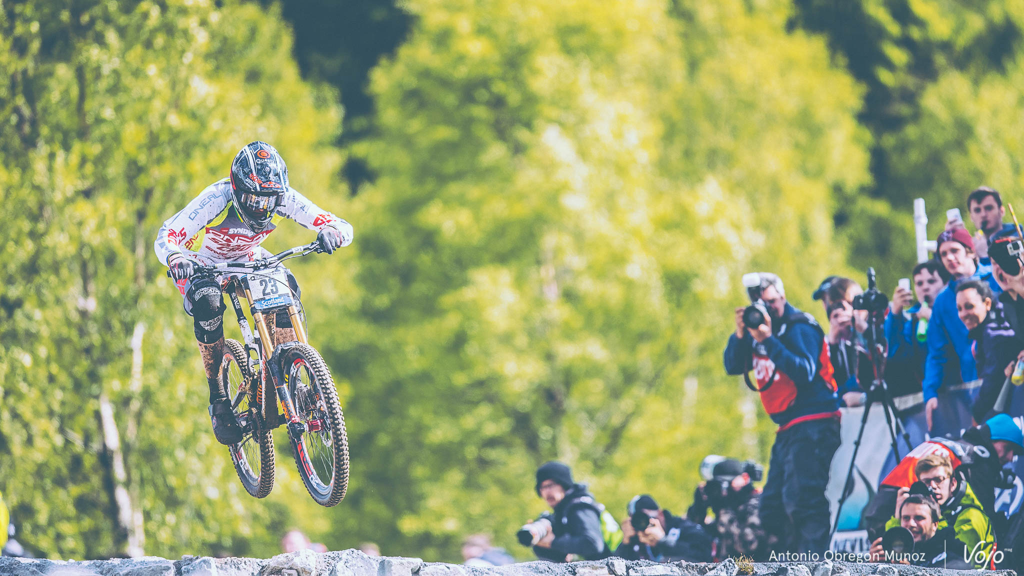 Fort_William_UCI_World_Cup_DH_2015_(finales_Homme_Femme)_Copyright_Antonio_Obregon_VojoMag-3