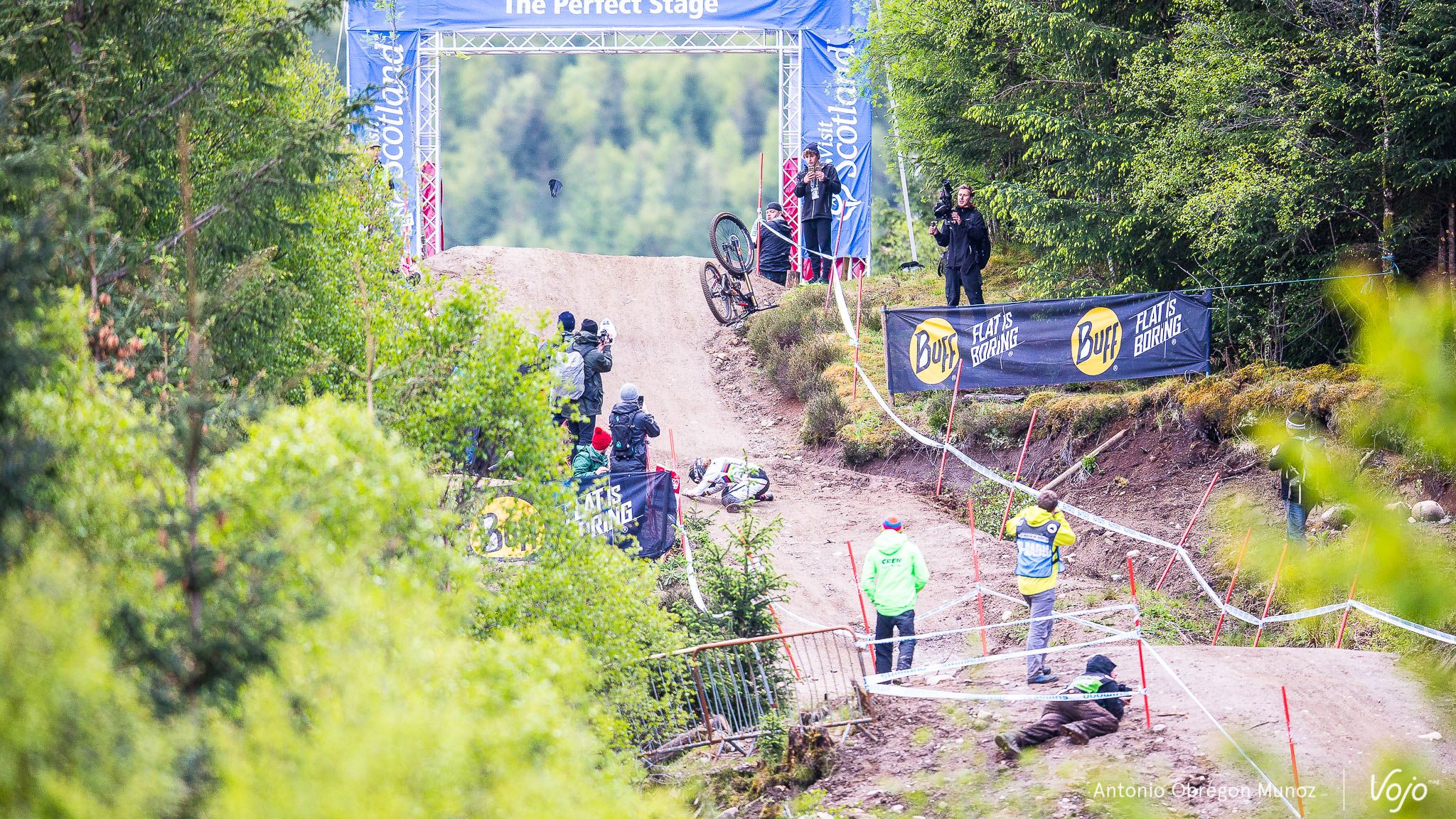 Fort_William_UCI_World_Cup_DH_2015_(finals_Femmes)_(MannonCarpenter)_Copyright_Antonio_Obregon_VojoMag-6