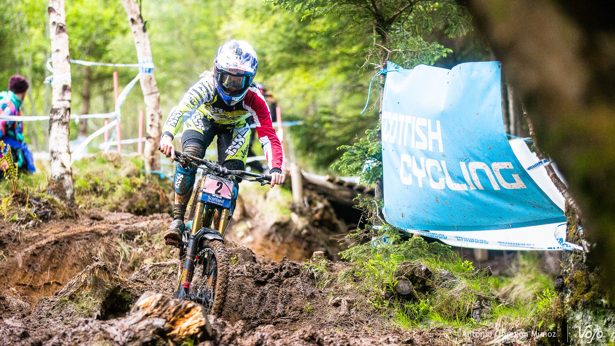 Fort_William_UCI_World_Cup_DH_2015_(qualif_Femmes)_(RachelAtherton)_Copyright_Antonio_Obregon_VojoMag-2