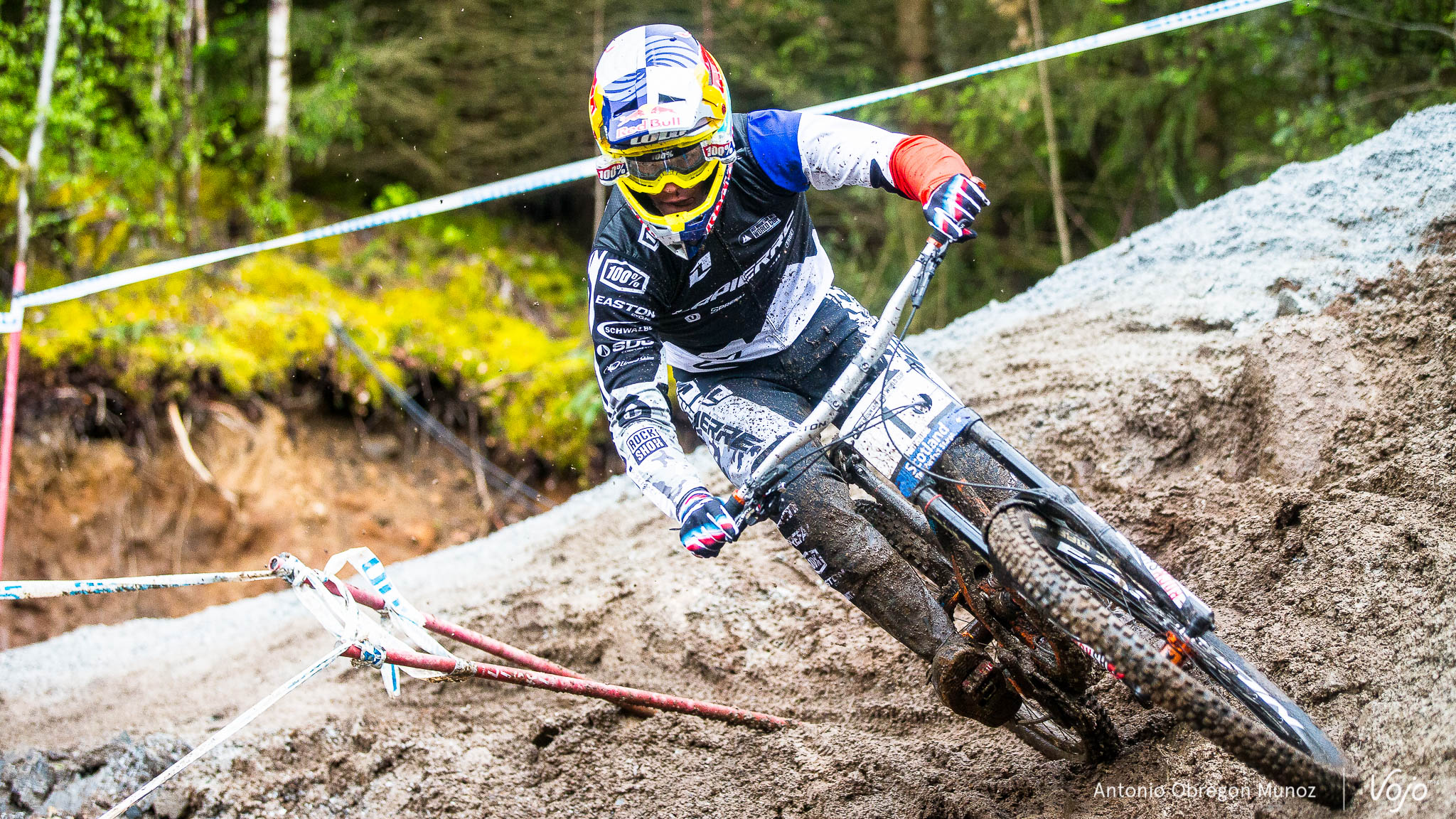 Fort_William_UCI_World_Cup_DH_2015_(qualif_Hommes)_(LoicBruni)_Copyright_Antonio_Obregon_VojoMag-5