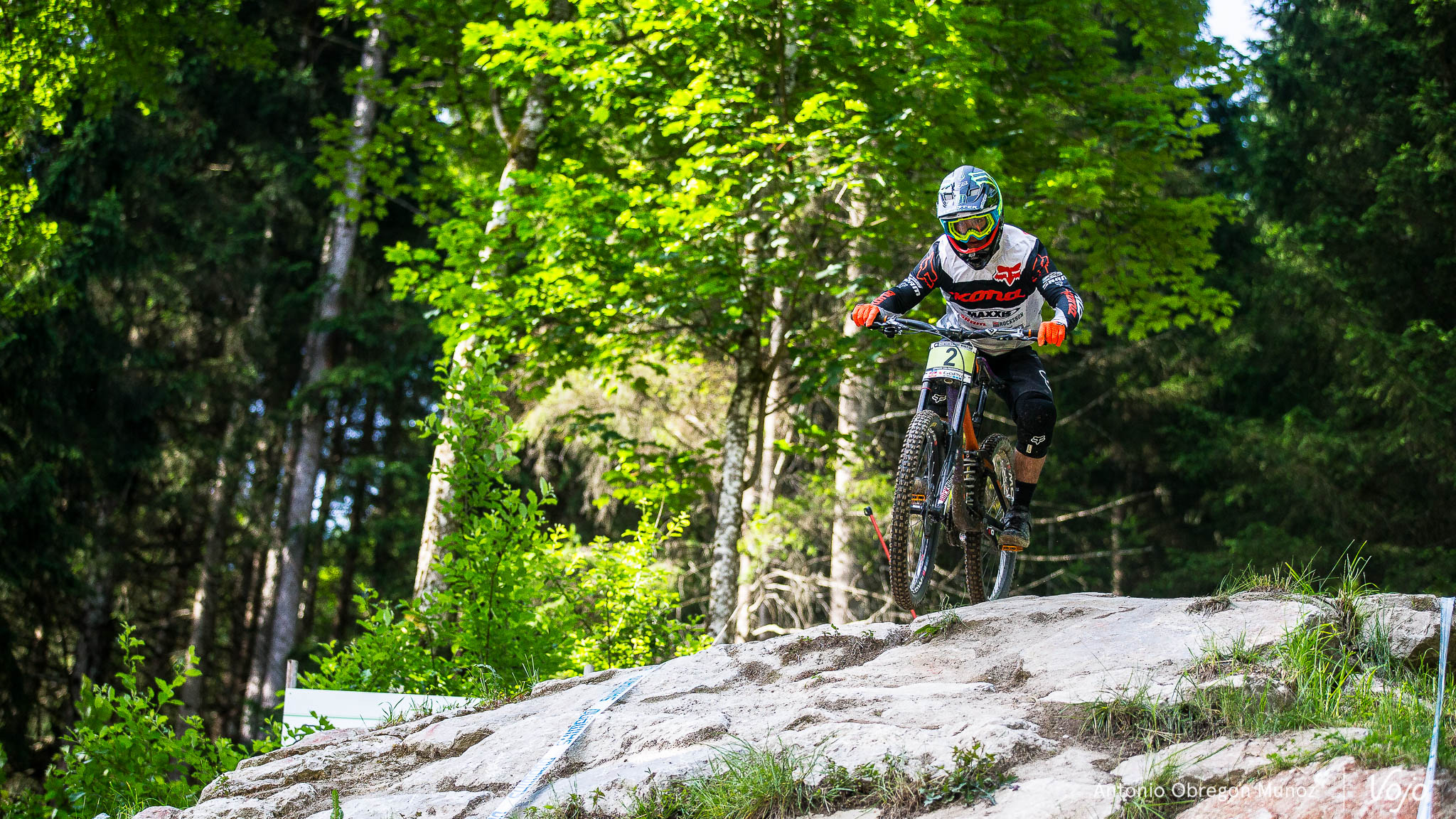 Leogang_UCI_World_Cup_DH_2015_(Final_Juniors)_(Crimmins)_(Copyright_Antonio_Obregon_VojoMag