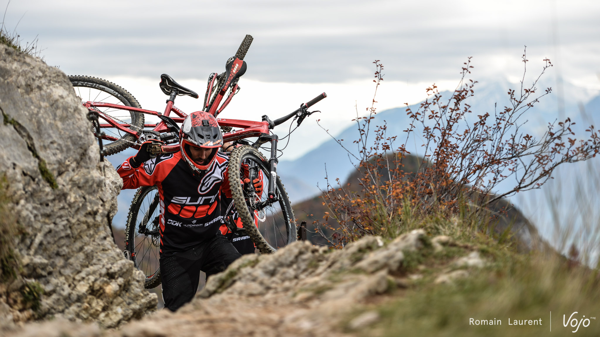 Kilian et Thomas, en pleine remontée lors du tournage de leur vidéo au Mont Veyrier, leur « home spot » fétiche.