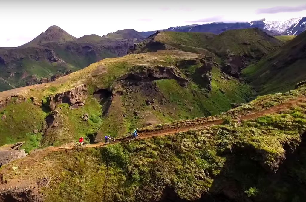 Steve Peat et Hans Rey à travers l'Islande 