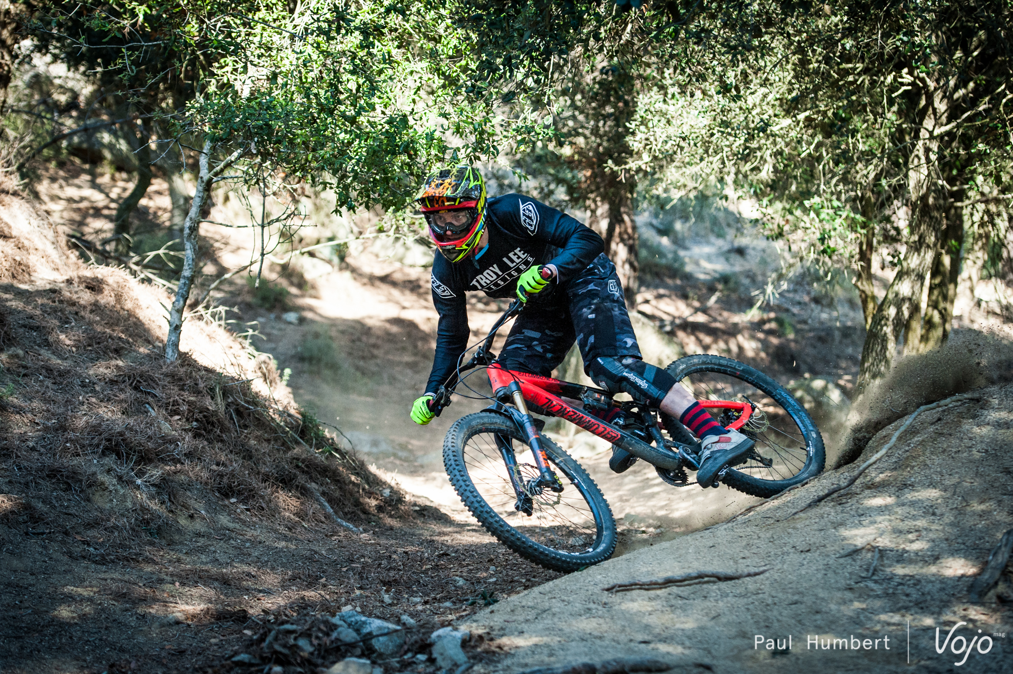 team-lac-blanc-commencal-2016-spain-paul-humbert-12