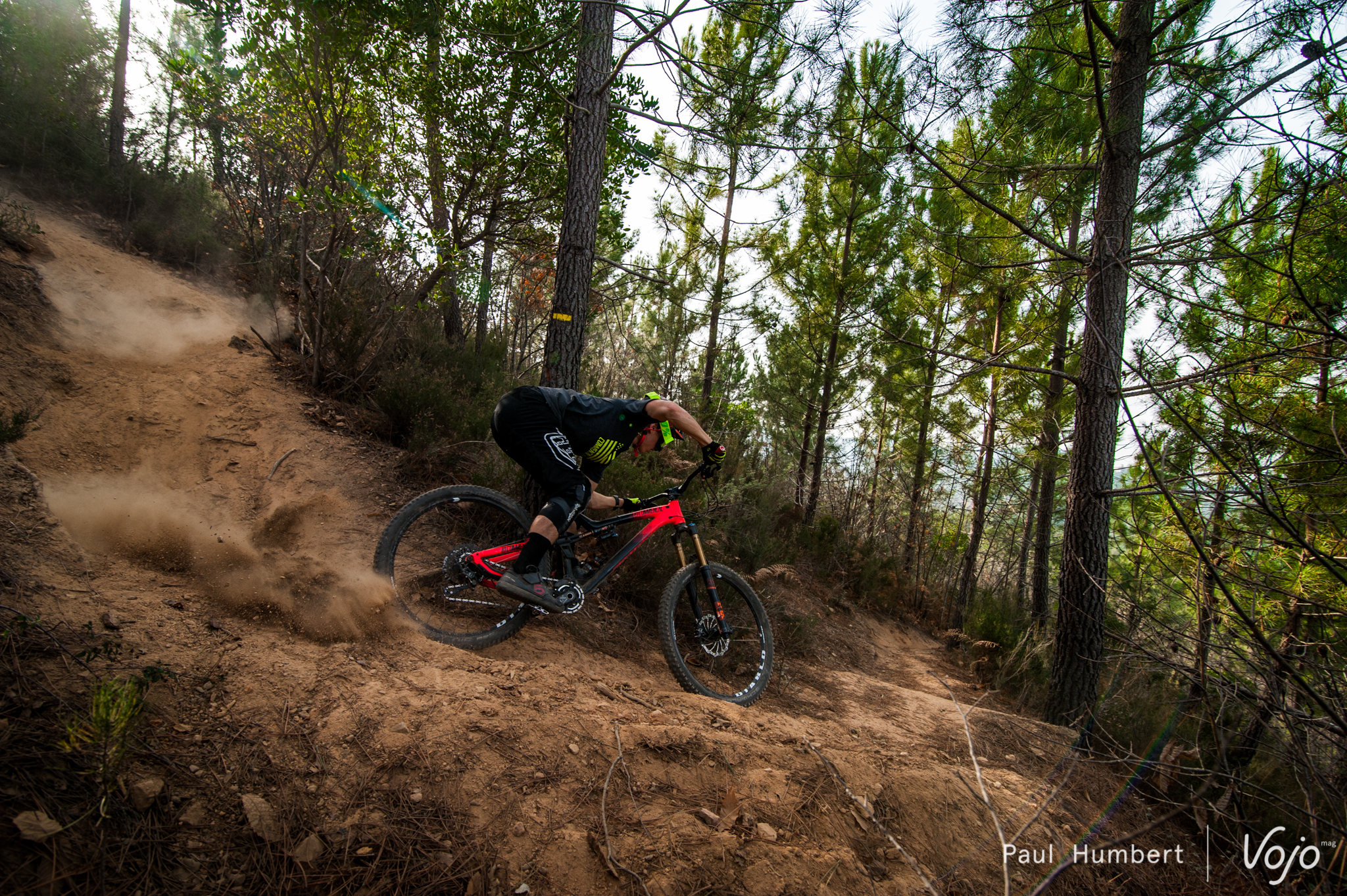 team-lac-blanc-commencal-2016-spain-paul-humbert-30