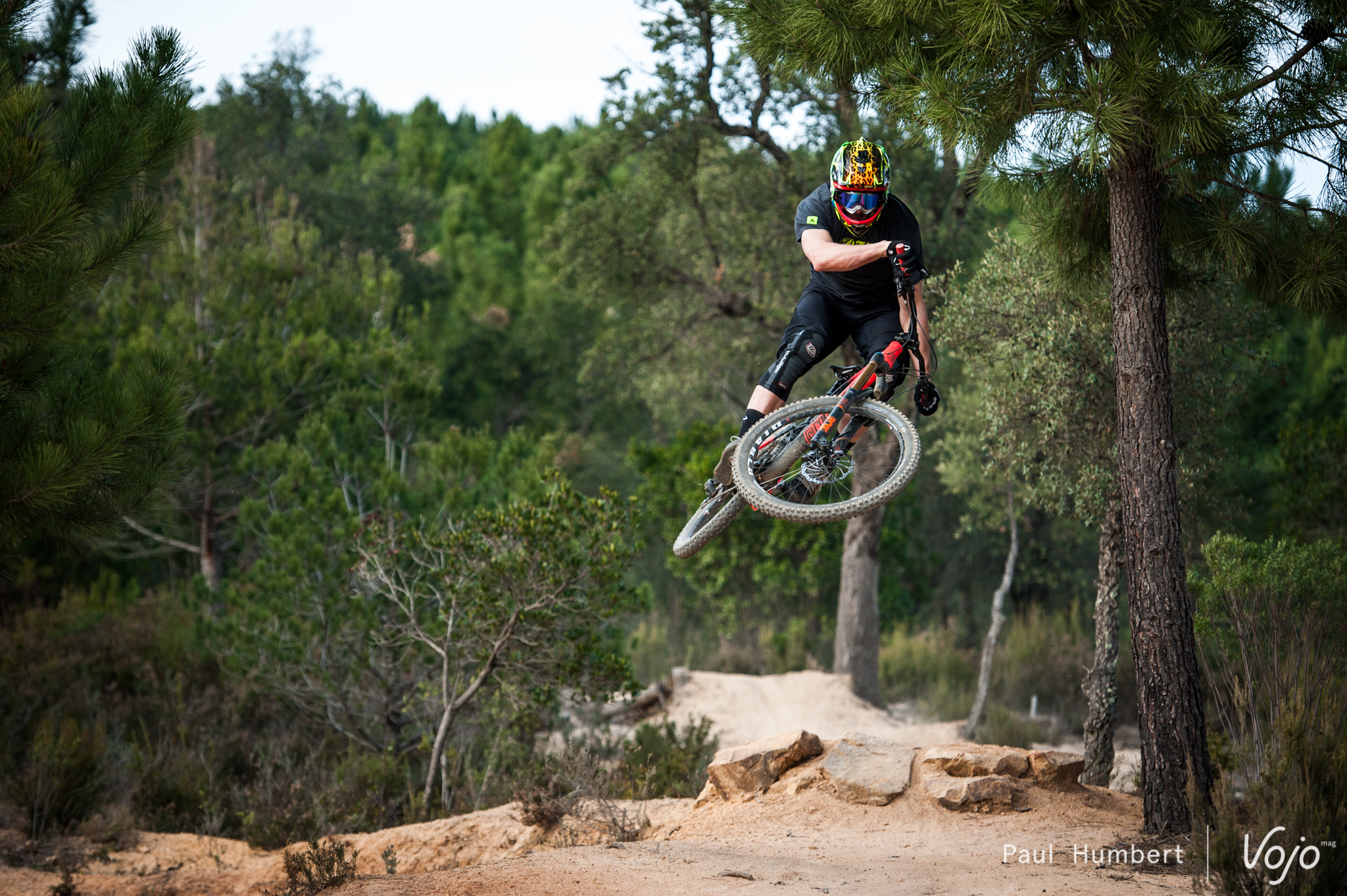 team-lac-blanc-commencal-2016-spain-paul-humbert-38