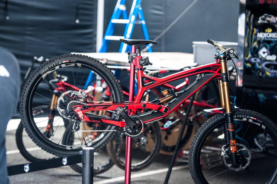 Bike-check : le YT Tues d’Aaron Gwin