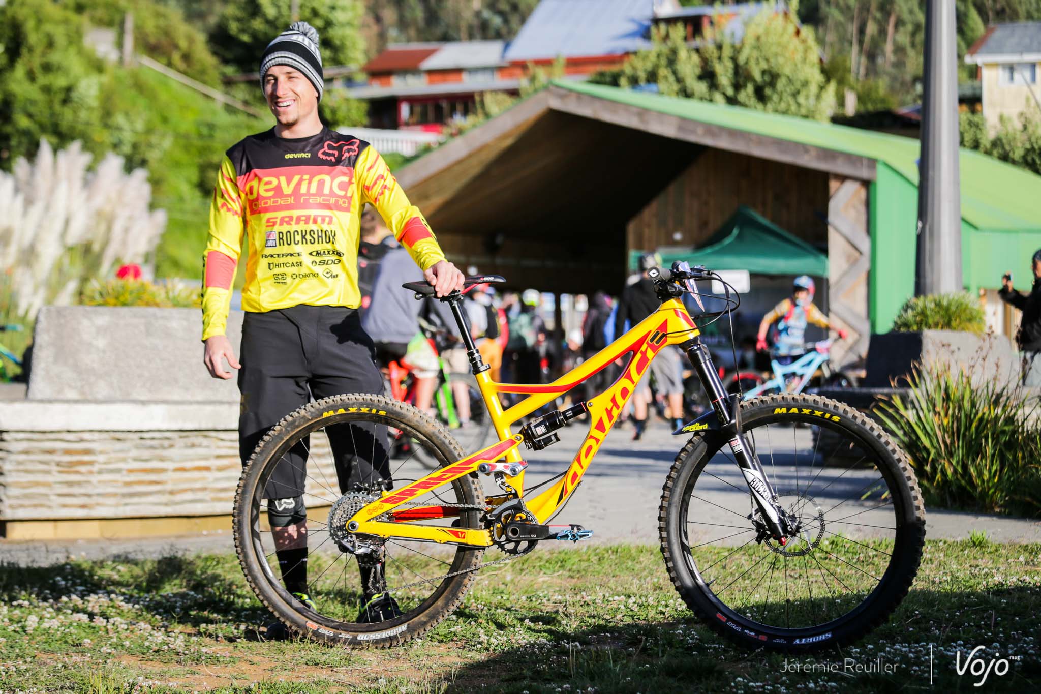 Bike_Check_EWS_Damien_Oton_Copyright_Reuiller_Vojomag-1