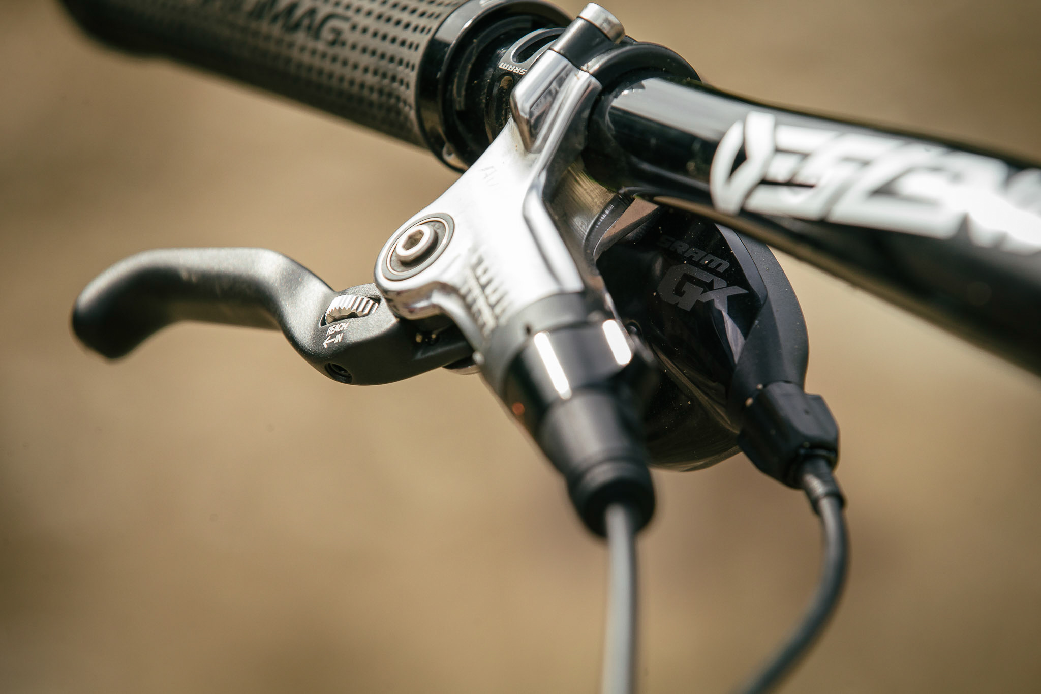 Sram_GX_DH_Copyright_Sram_VojoMag-6