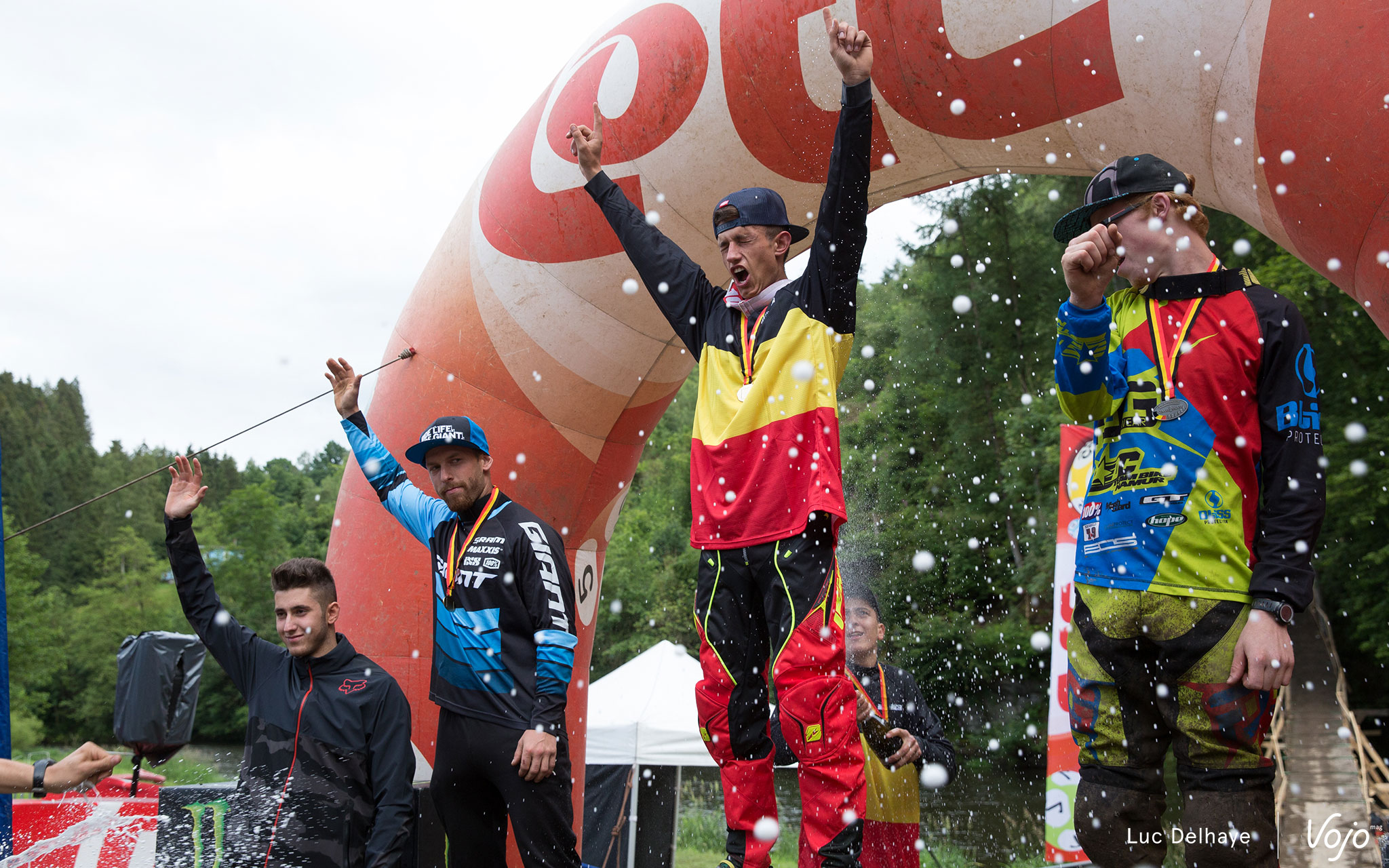 Le podium Elite de ces championnats de Belgique, avec un Grégoire Pazdziorko visiblement ravi !