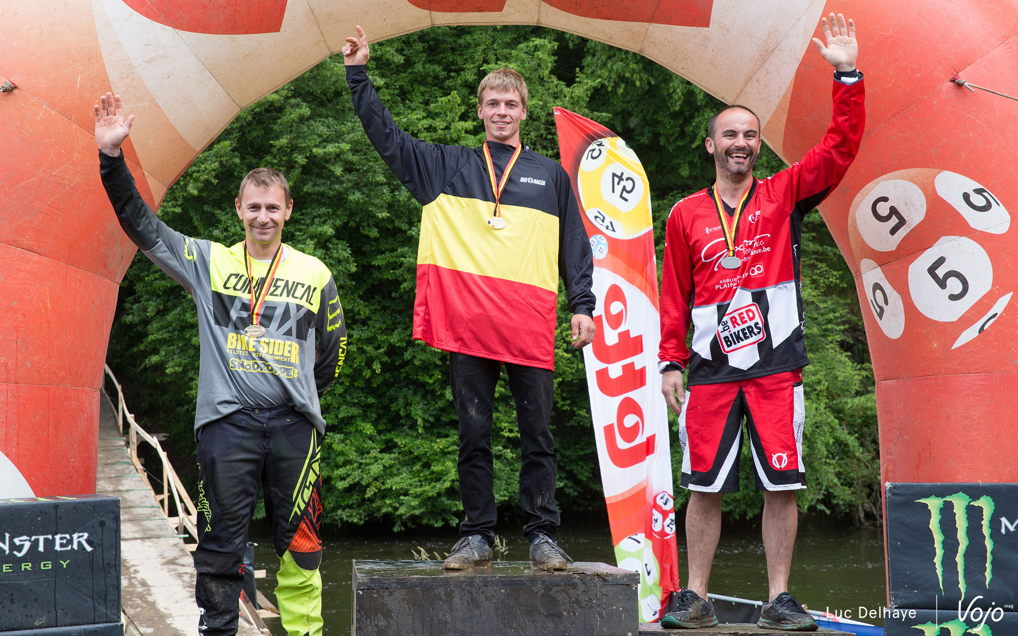 Le podium Masters : Yannick Bargibant, 3e, Jelle Hemelsoen, 1er, et Laurent Georges, 2e.