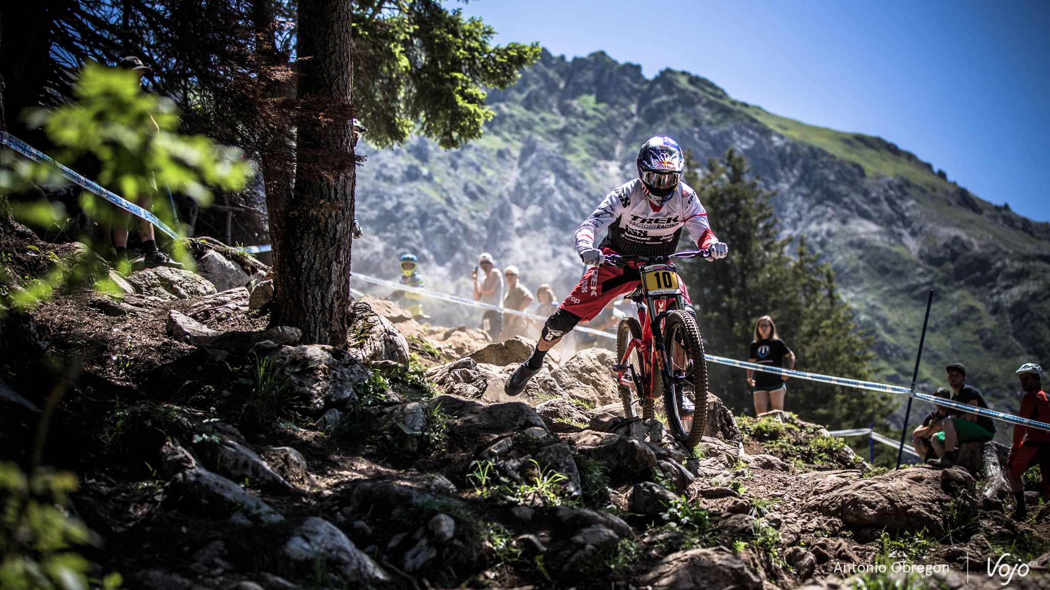 Où est le Gee Atherton combatif et compétitif que l’on connaissait il n’y a pas si longtemps ? Le Britannique a bien du mal à concrétiser cette saison. La preuve : il n’est pas encore monté une seule fois sur le podium en 2016 ! A lenzerheide, Gee a pris la 15e place.