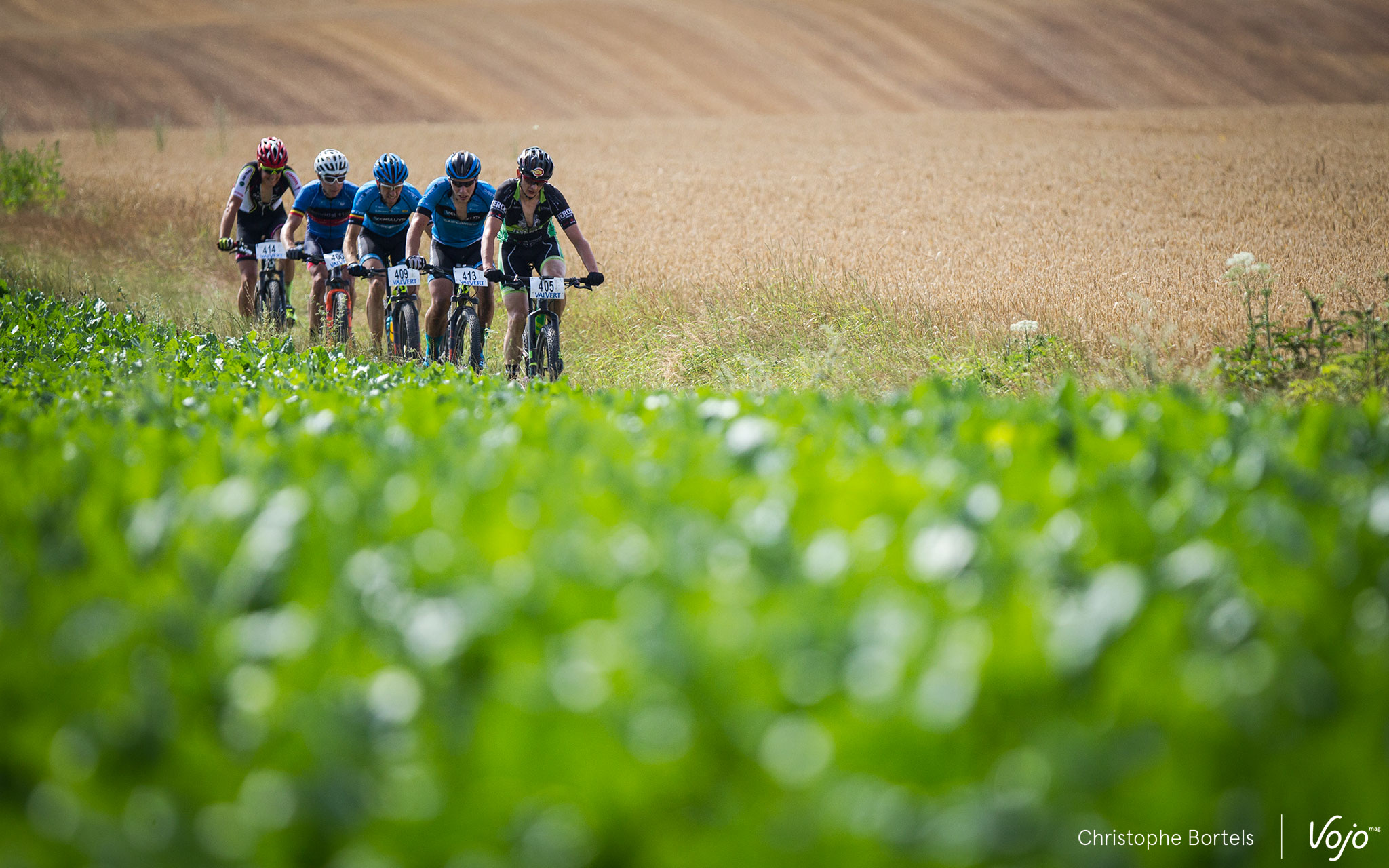 Nouveau regroupement alors qu’on approche de la moitié de la première boucle : Joris Massaer, Bart De Vocht, Kevin Van Hoovels, Frans Claes et Wout Alleman sont en tête.