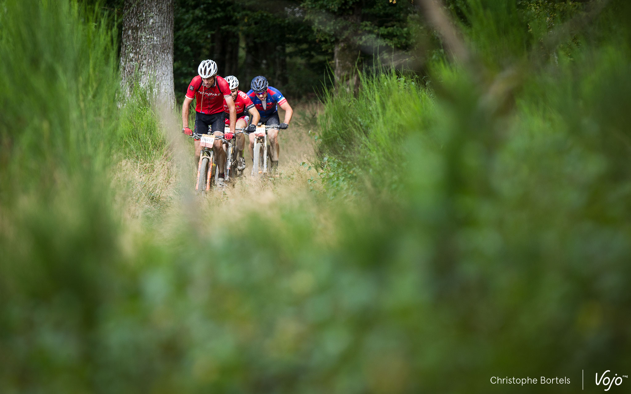 Le quatuor aux commandes s’est à nouveau transformé en trio, constitué de Ken van Den Bulke, Julien Delaet et Clément Fernandez qui commence à tirer un peu la langue. Même s’il sort d’une saison composée de nombreux marathons UCI, c’est la première fois qu’il s’élance sur une telle distance alors que ses deux compagnons sont plus expérimentés.