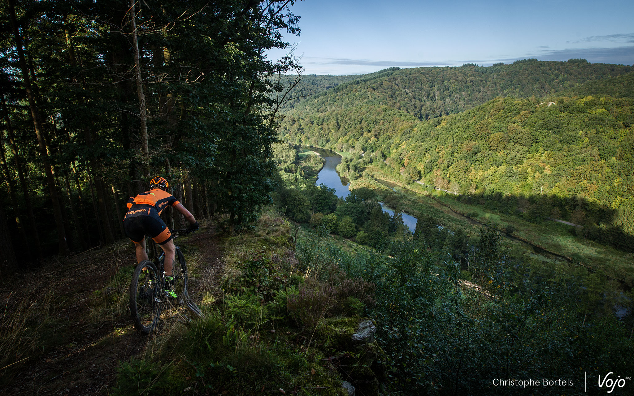 Et pour le plaisir des yeux, une nouvelle petite carte postale avant d’aller retrouver les pilotes un peu plus loin sur le parcours…