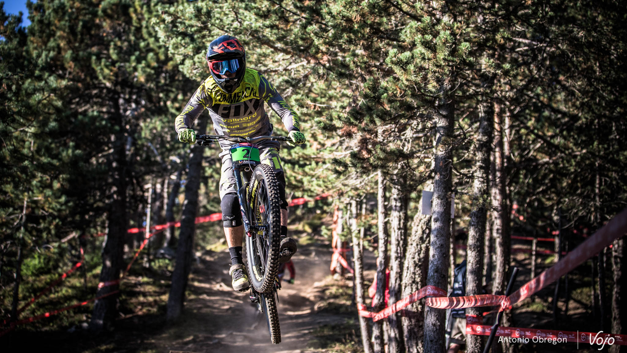 2e du classement général avant la manche finale, Gaëtan Vigé devait gagner et espérer une contre-performance de Finn Iles pour s’imposer au général. Le jeune Français a fait le job et a remporté sa 3e victoire de la saison, avec 3 secondes d’écart. Sauf que…