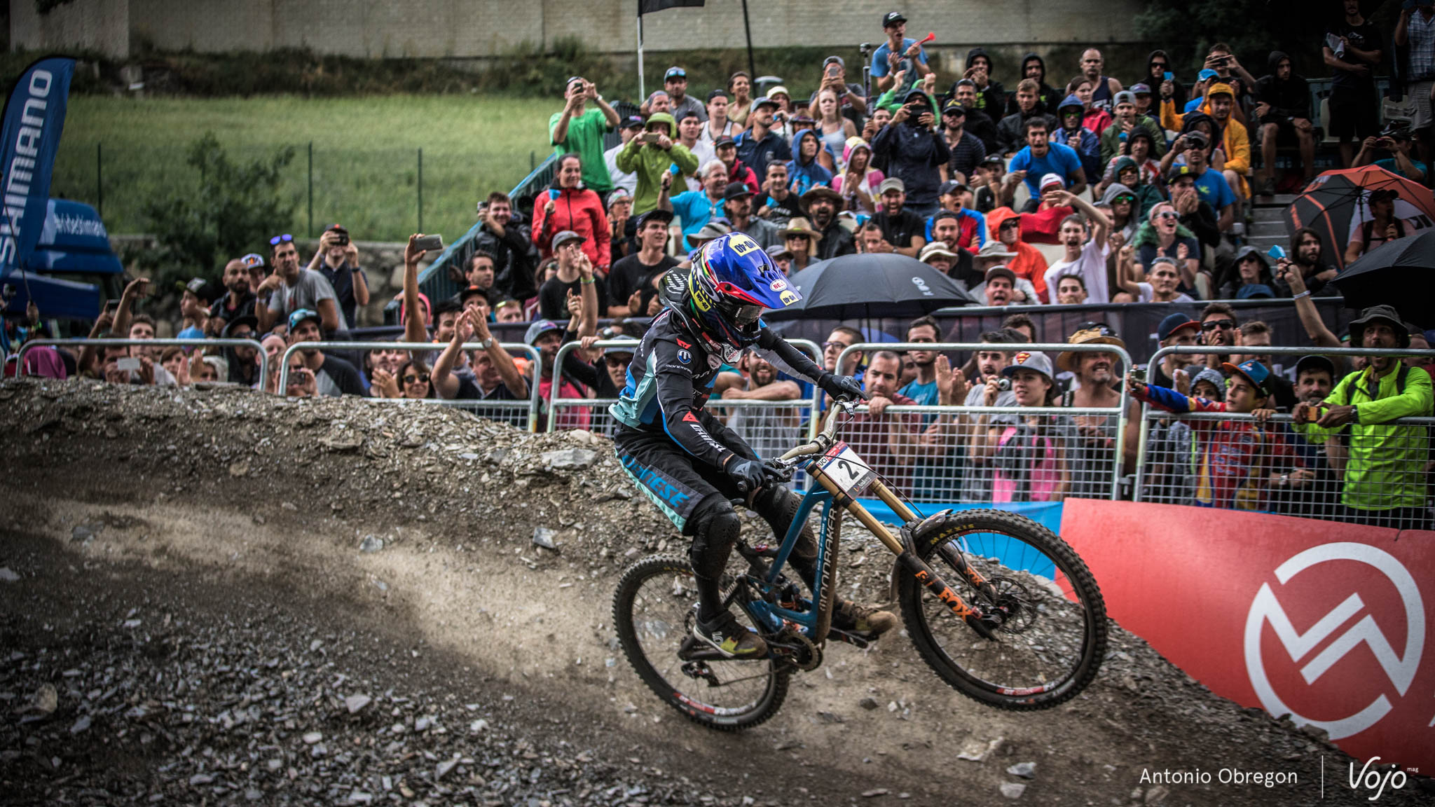 Et dire que Danny Hart attendait depuis 5 ans – et son titre de champion du monde à Champéry – sa première victoire en coupe du monde… Il vient d’en décrocher trois, coup sur coup ! 6 fois sur le podium en 7 manches, c’est sans doute sa 10e place à Cairns qui le prive de remporter le classement général, où il termine 2e.