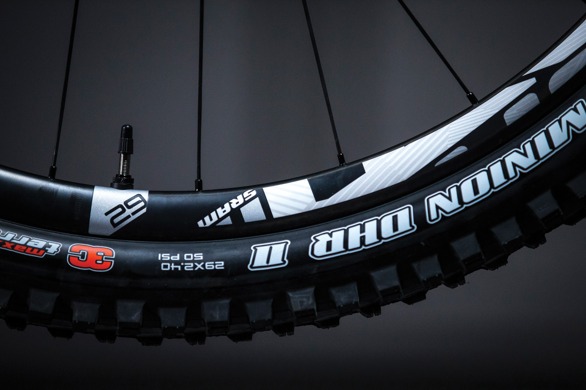 methaan Prik verder Sram Roam 50: nieuwe polyvalente carbon wielset - Vojo Magazine