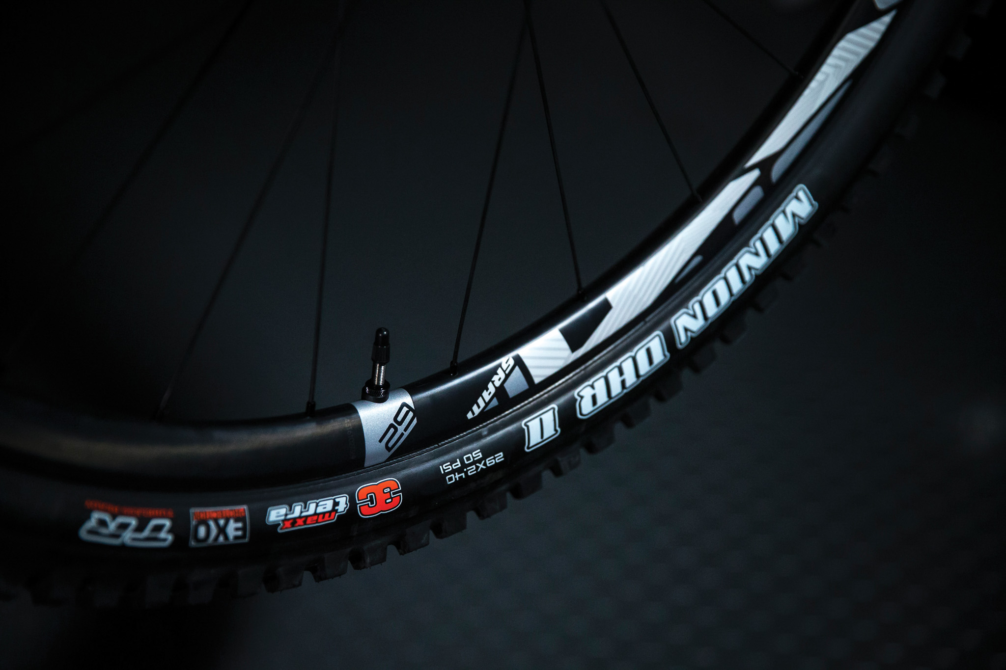 methaan Prik verder Sram Roam 50: nieuwe polyvalente carbon wielset - Vojo Magazine