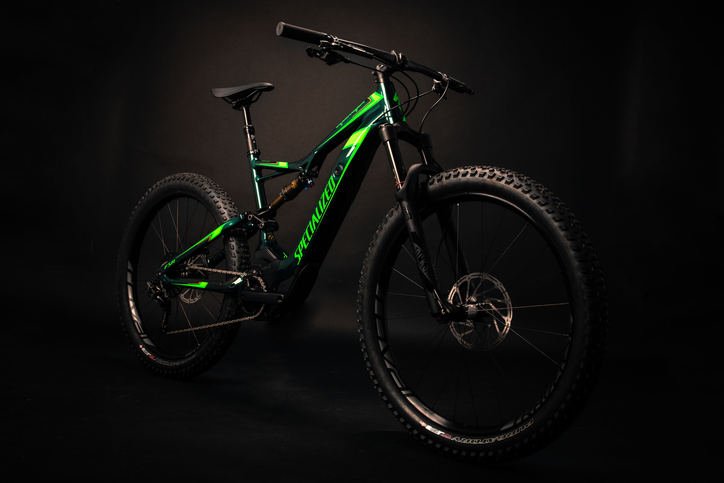 Un Specialized Turbo Levo spécial Troy Lee Designs