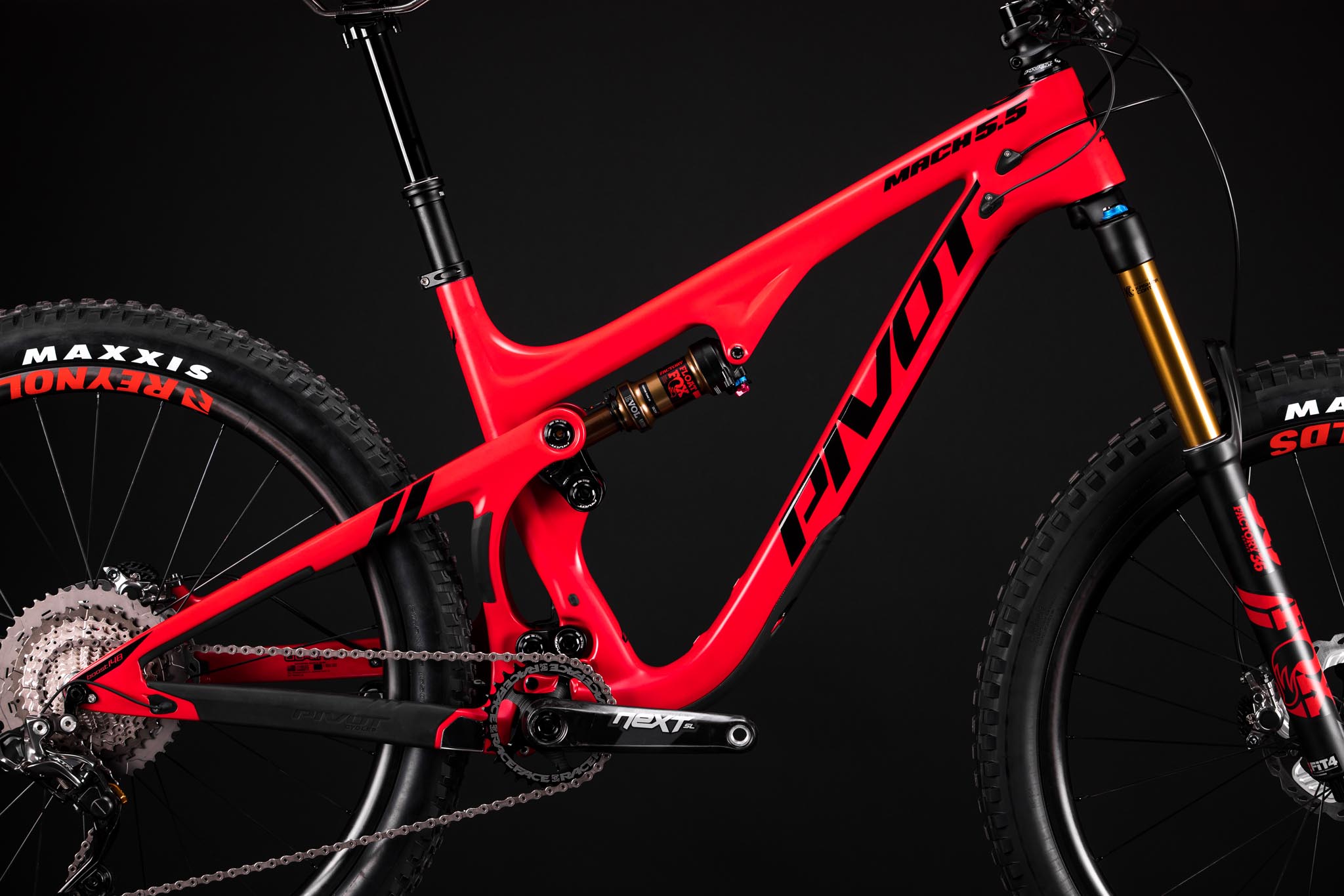 Pivot Mach 5.5 Carbon : mangeur de trails