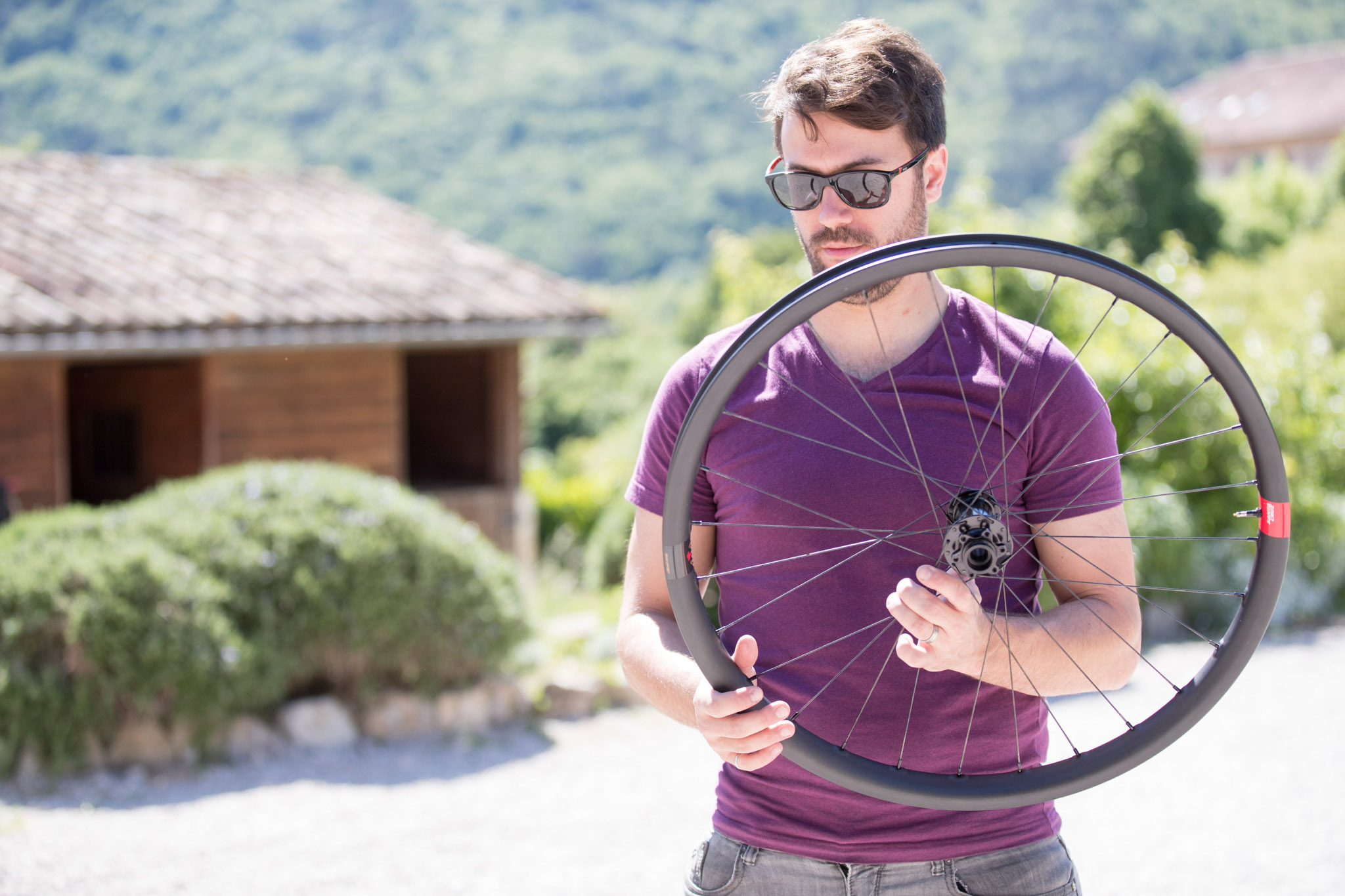 Nicholas Macrae, l’ingénieur en charge des roues chez Santa Cruz