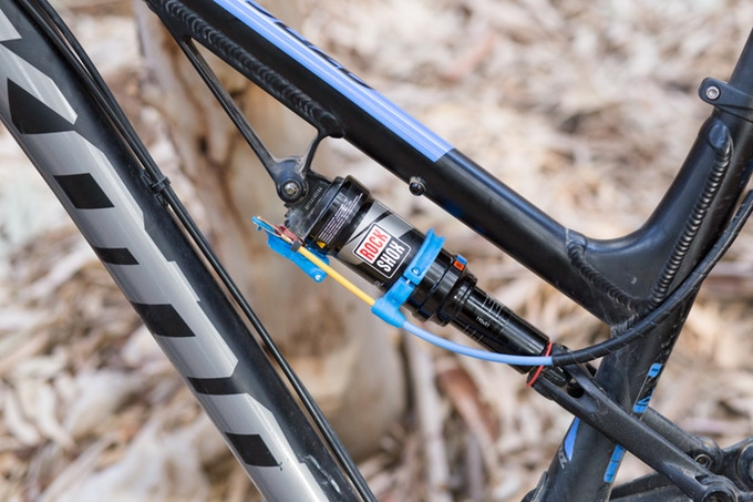 Killswitch : tige de selle et amortisseur s’unissent