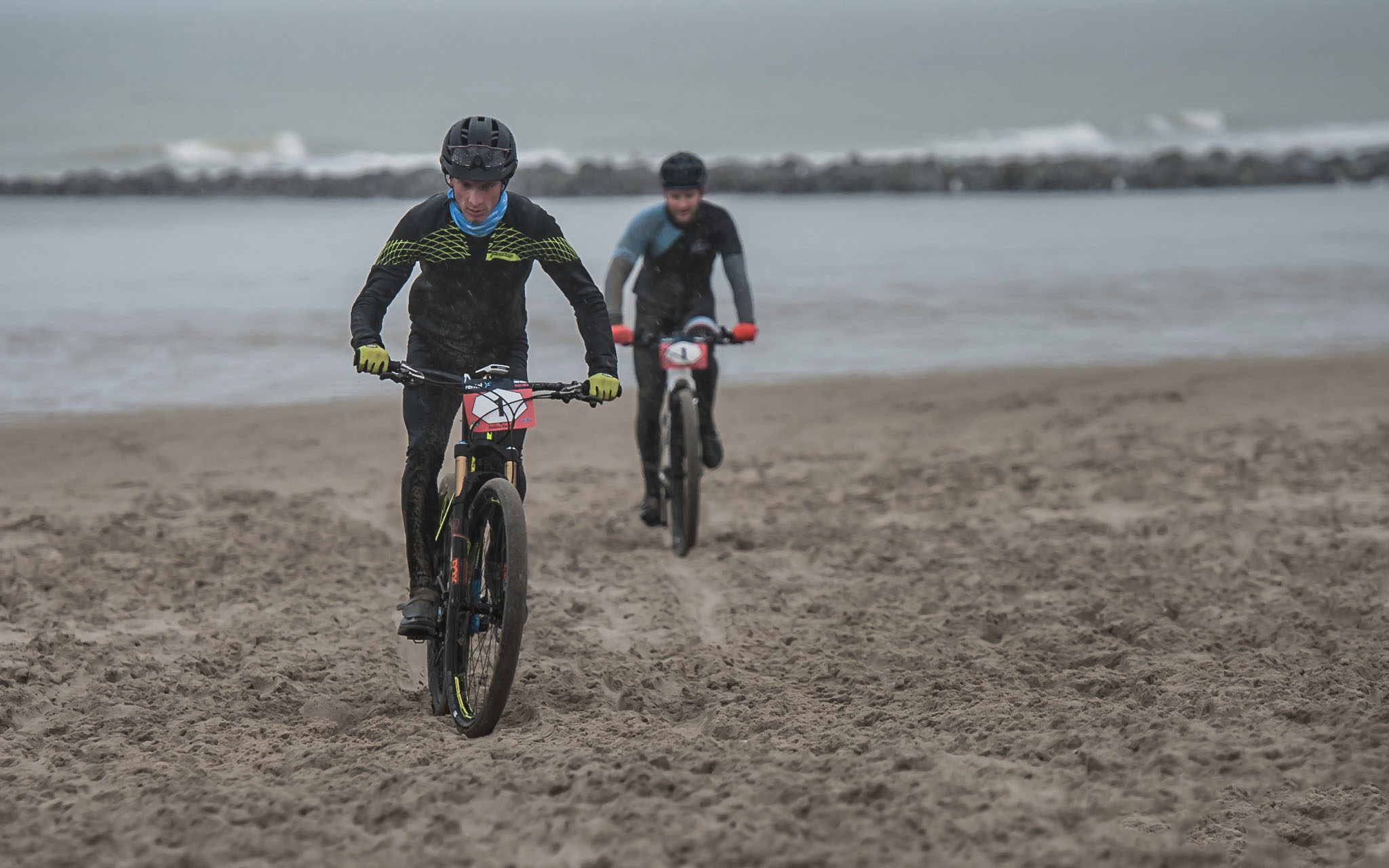 Insolite | Les aventures de Martin Maes (et Oli) … à la plage