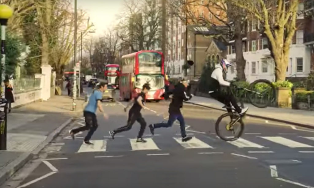 Fabio Wibmer – Bike vs Parkour, de Londres à Paris