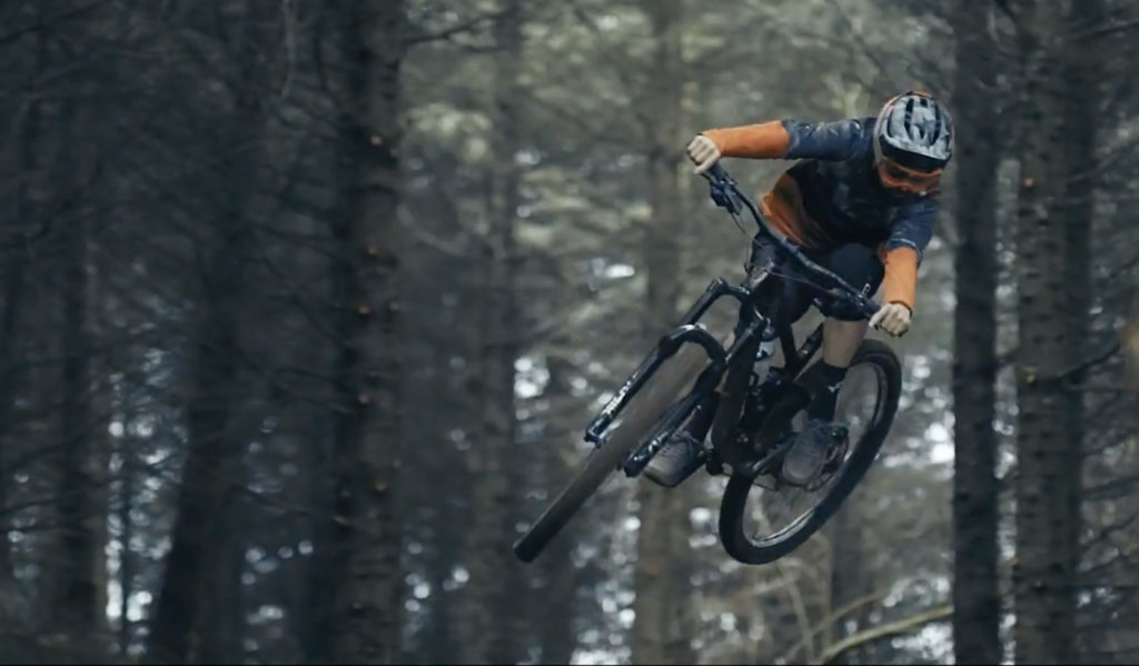 Dark corner II : Guillaume Larbeyou dans les Pyrénées