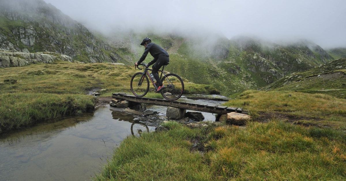 Les Grisons en Gravel : la Suisse éternelle - Vojo Magazine