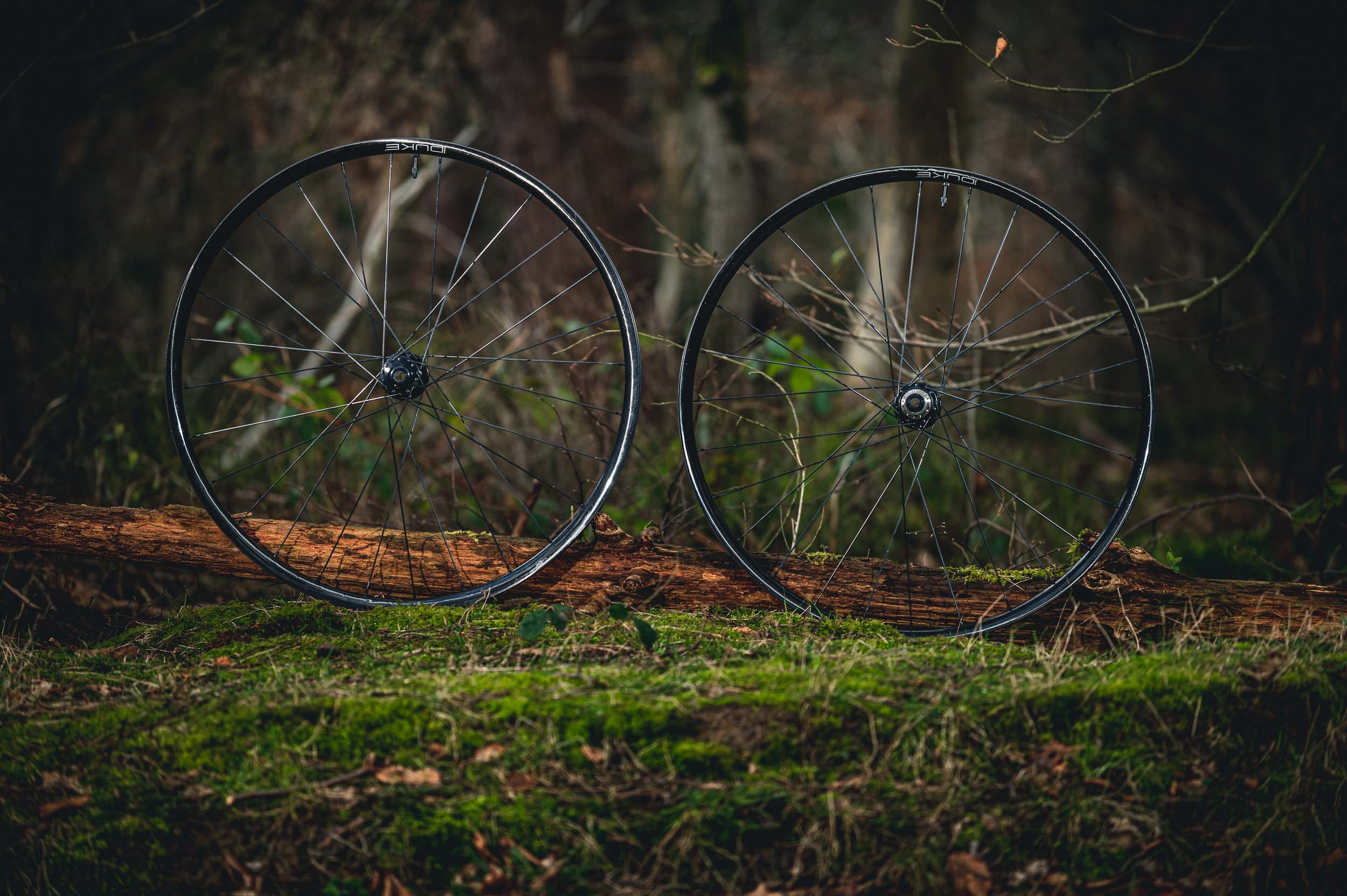 Test | Roues Erase-Duke carbone : l’excellence bleu-blanc-belge