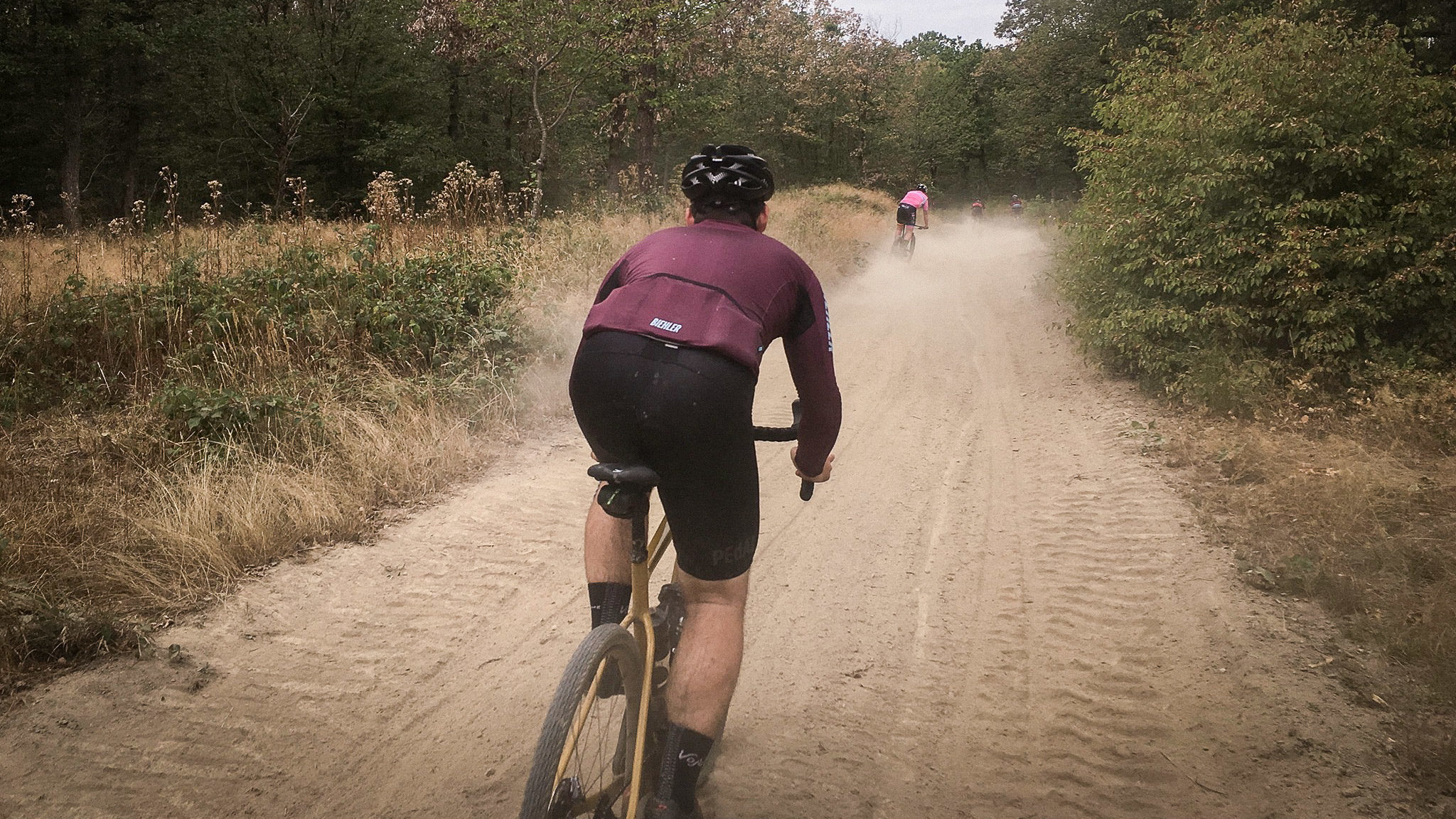 La ruée vers l’Or : une aventure en pneus étroits avec le Santa Cruz Stigmata