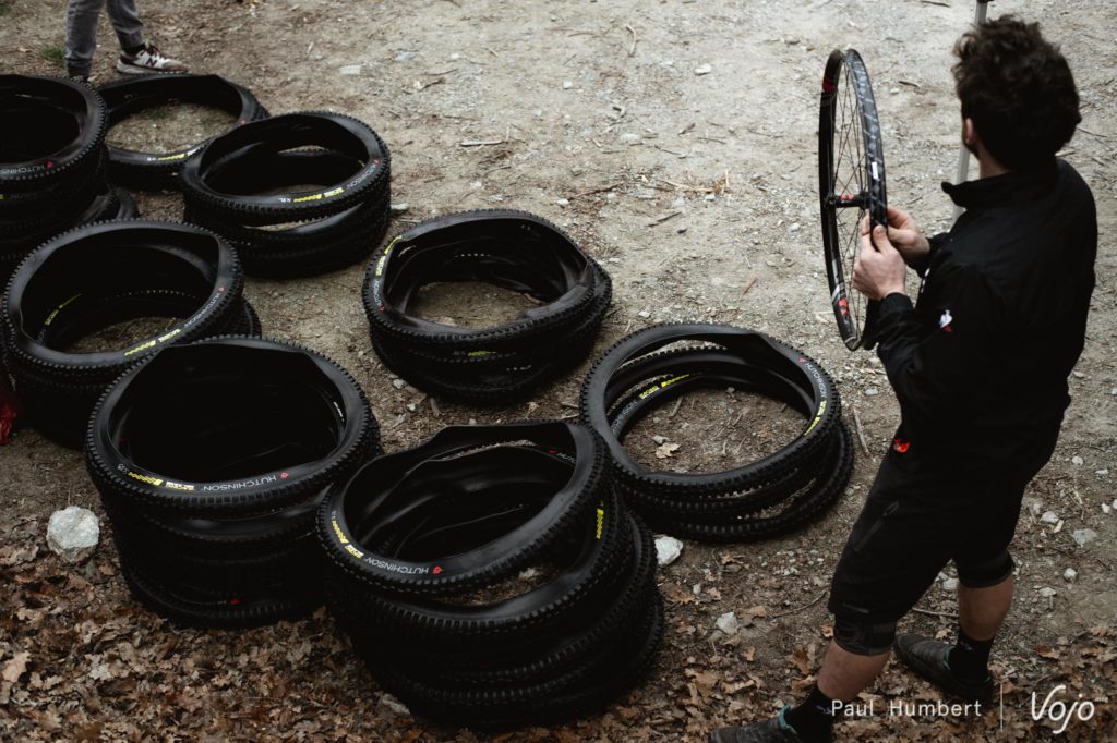 Test Camp | Les athlètes Hutchinson à Finale Ligure : quelle carcasse en 2020 ?