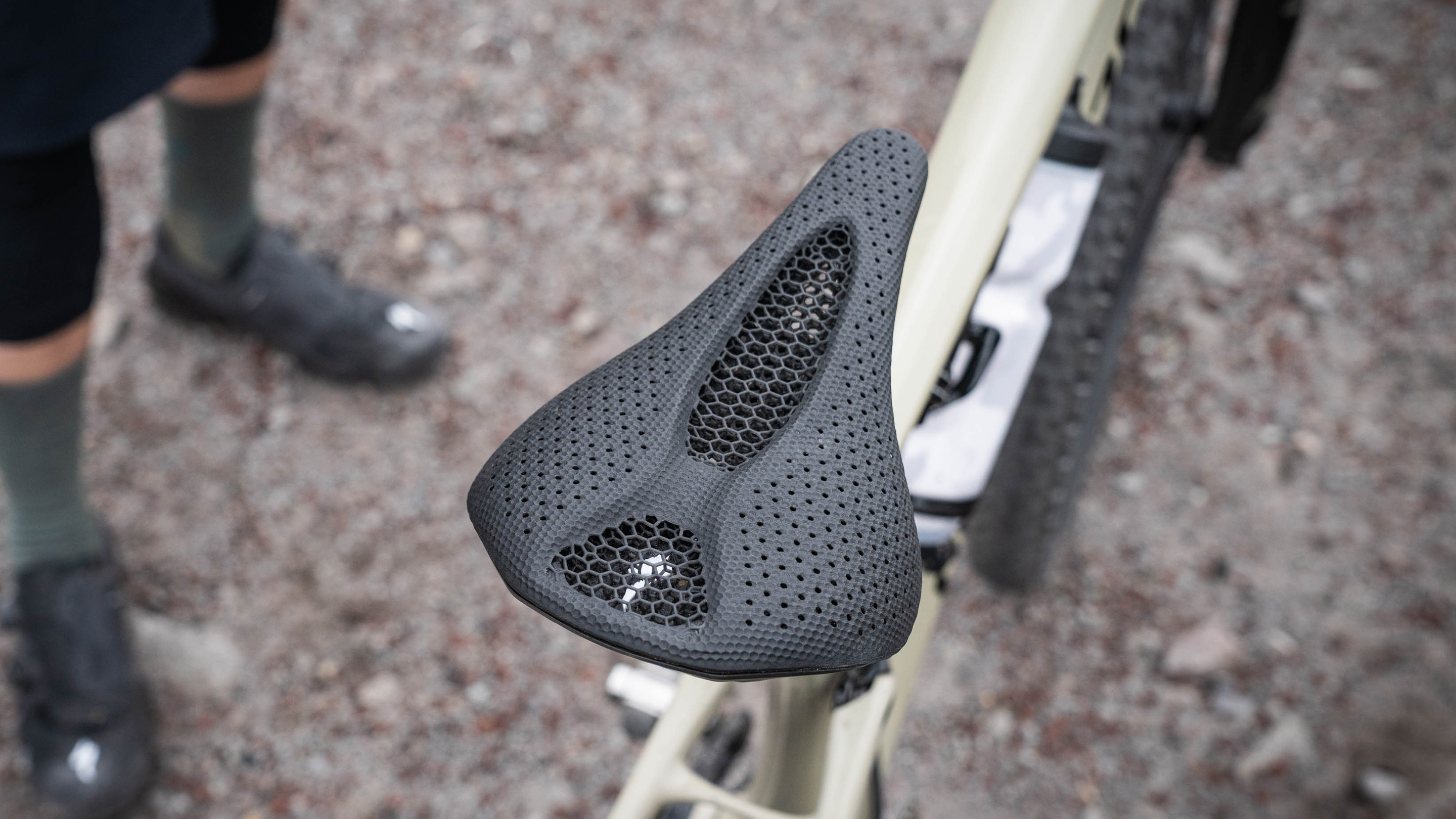 Specialized Power Mirror & Fizik Antares Adaptative : la selle du futur sera imprimée !