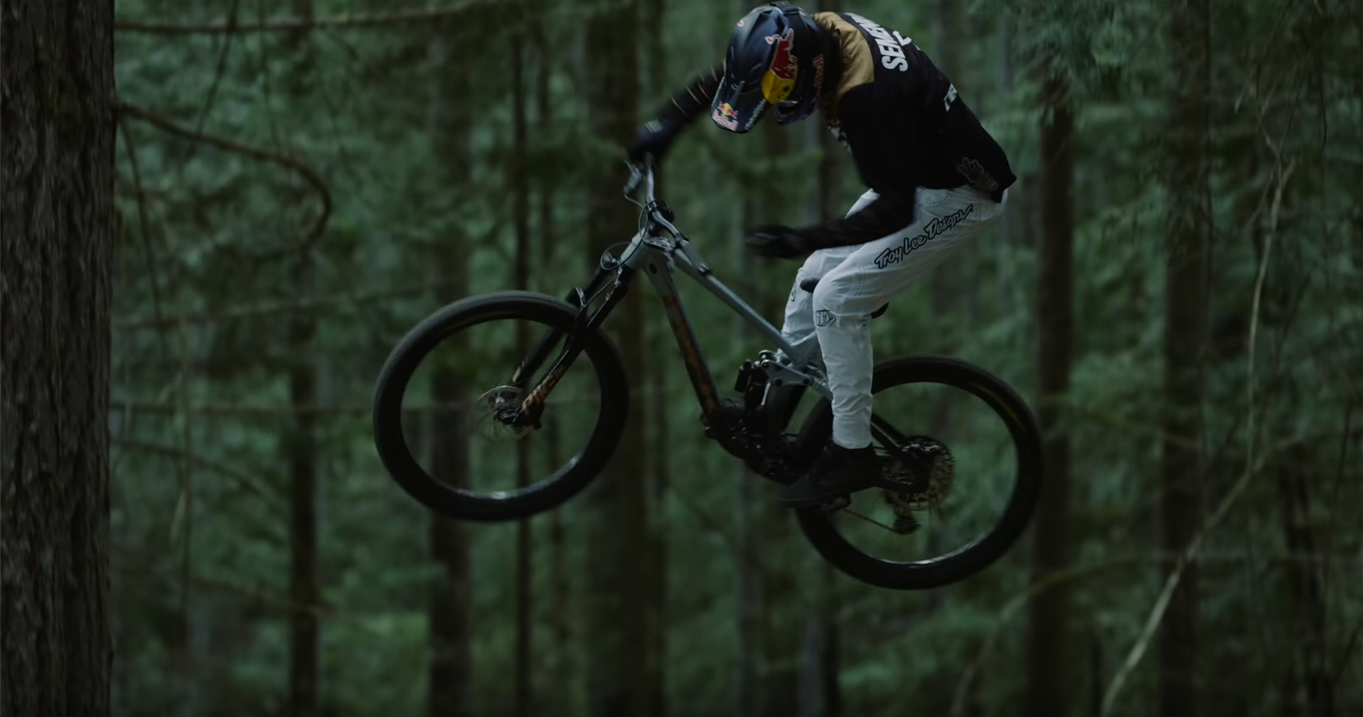 Brandon Semenuk – Cascade