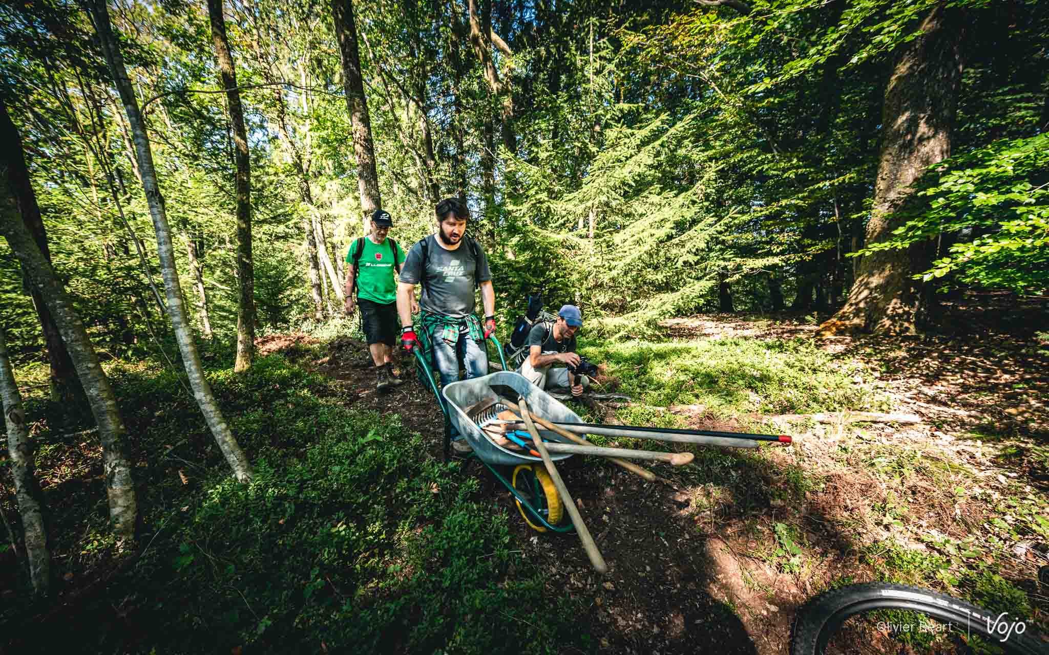 Parcours enduro permanent à Bouillon : un trail building day historique !