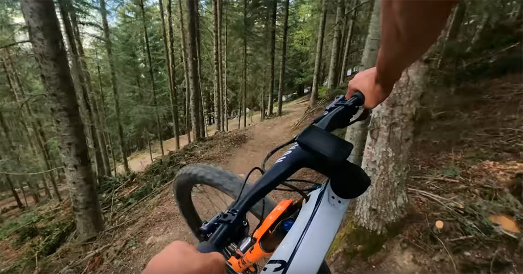 Van der Poel en DH aux Arcs... sur son vélo de XC !