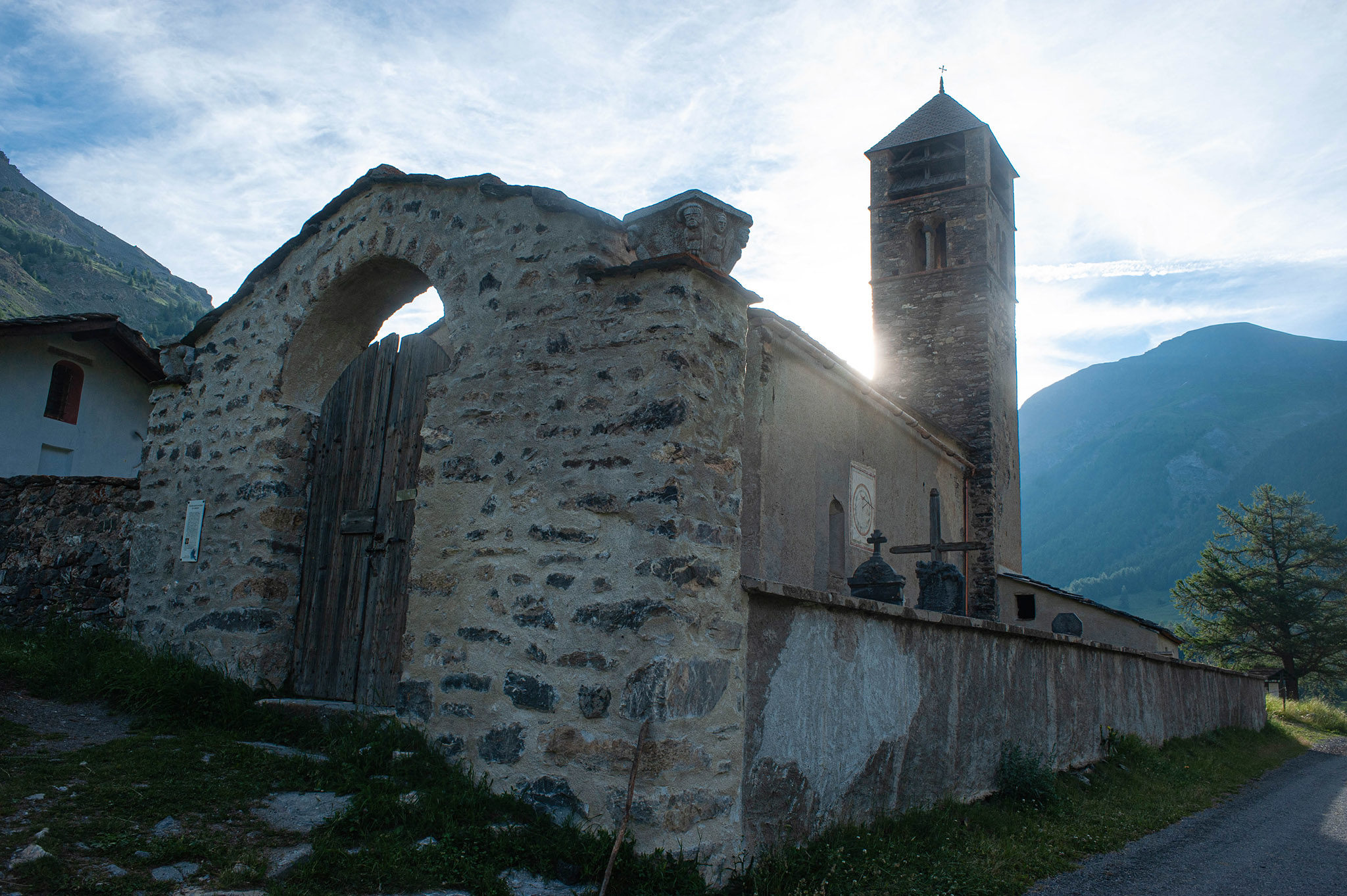https://www.vojomag.com/app/uploads/2021/09/Val Maira Maljasset eglise 2048x1363.jpg