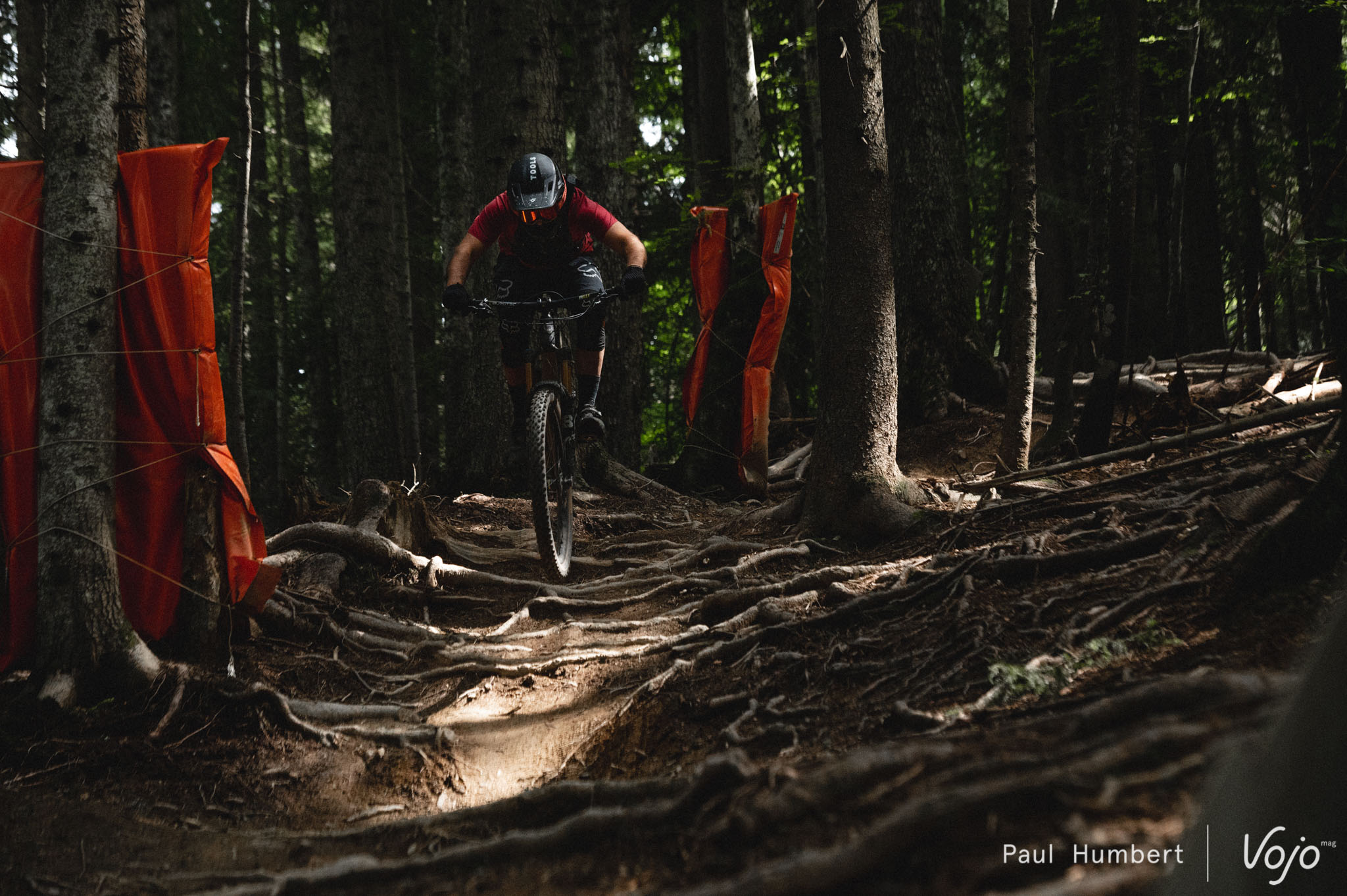 https://www.vojomag.com/app/uploads/2021/12/dossier cintres carbone alu morzine 2021 vojo paul humbert 34.jpg