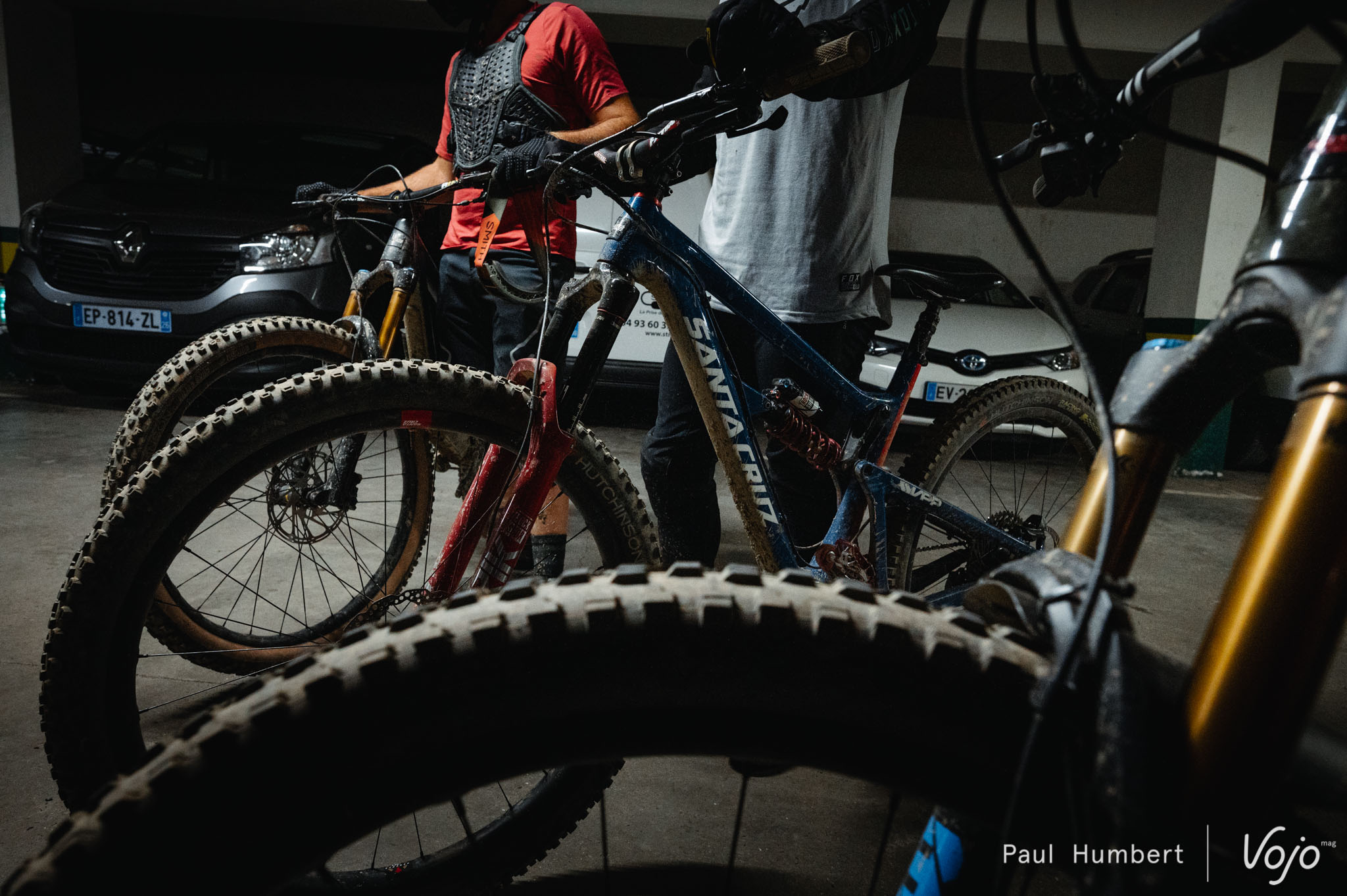 https://www.vojomag.com/app/uploads/2021/12/dossier cintres carbone alu morzine 2021 vojo paul humbert 60.jpg