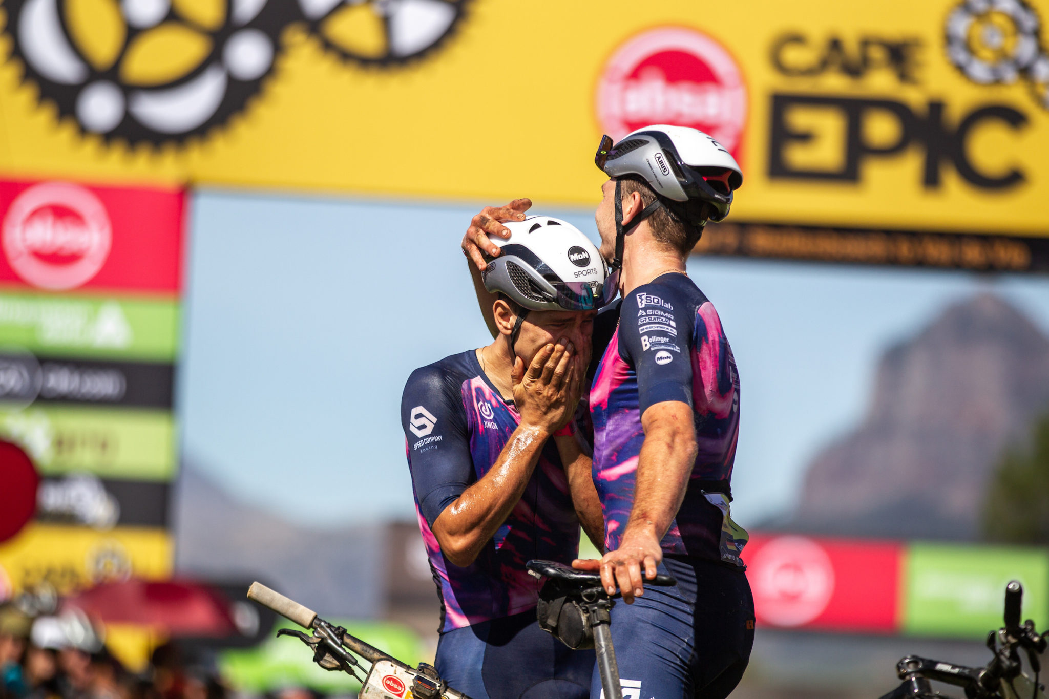 Cape Epic 2022 : quand deux « privés » dament le pion aux top teams !