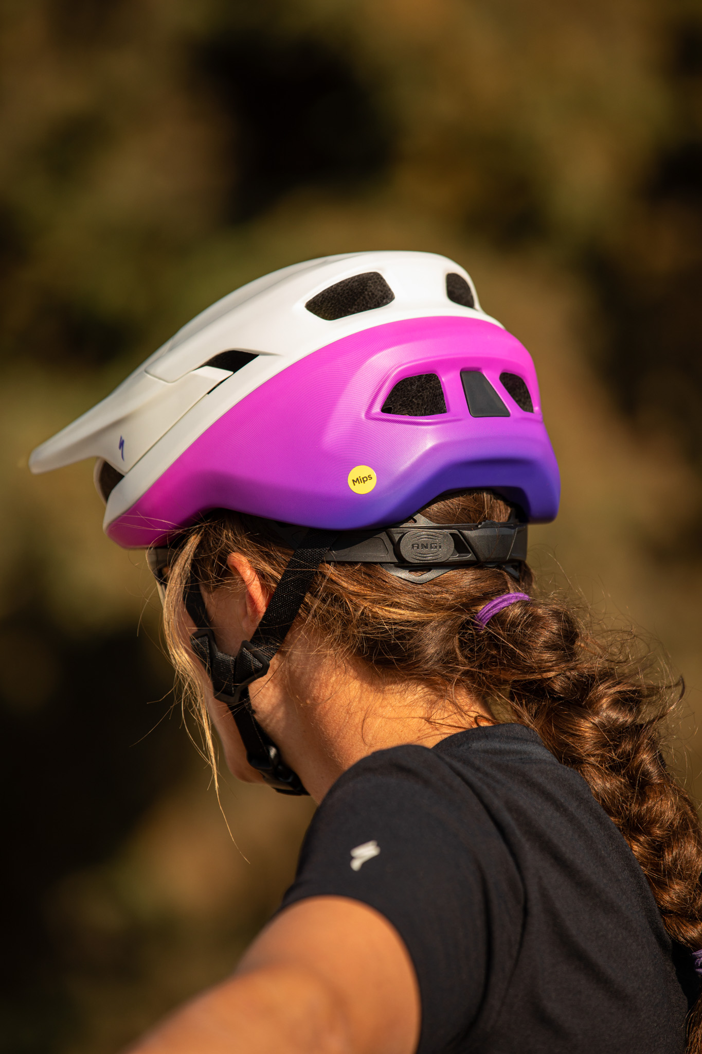 Nouveauté Specialized Ambush II & Camber des casques pour toutes — free download