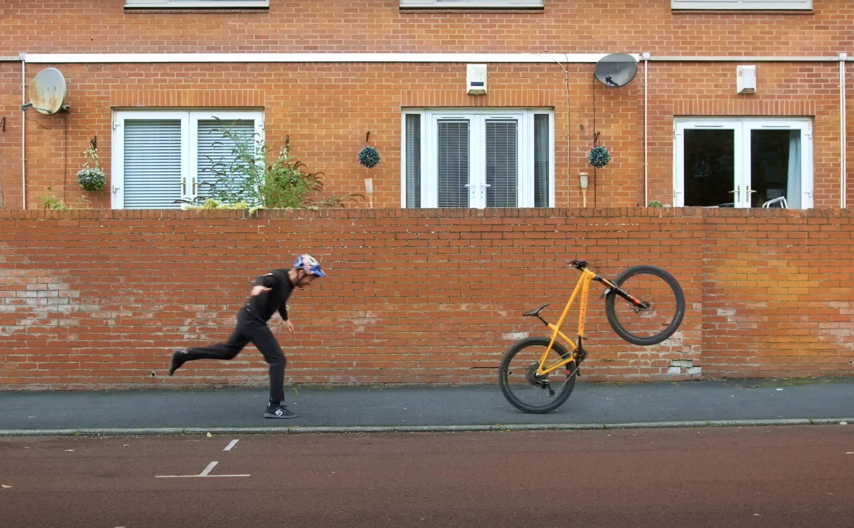 « Do a wheelie » par Danny MacAskill