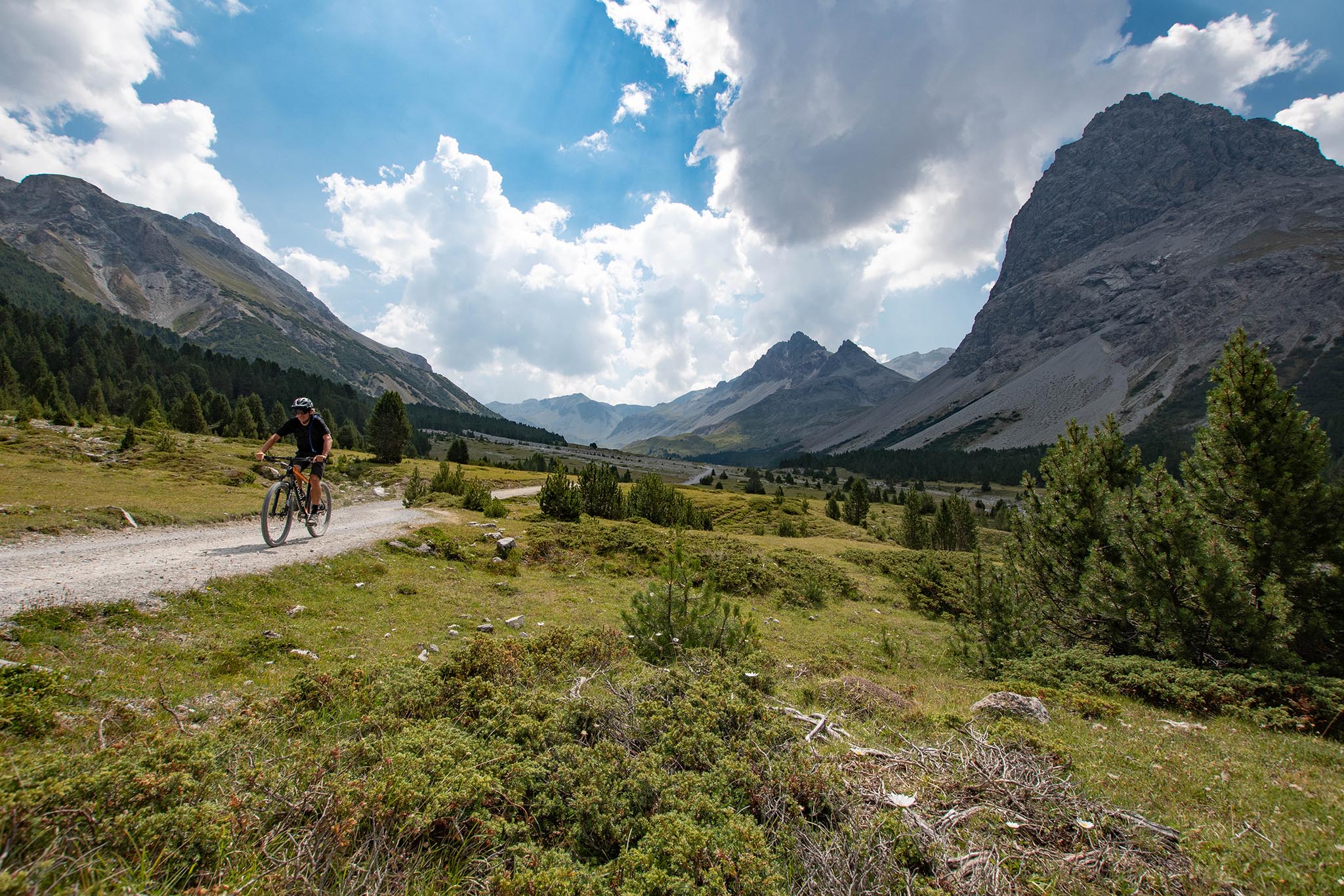 Le Nationalpark Bike-Tour en Engadine : la Suisse super-naturelle