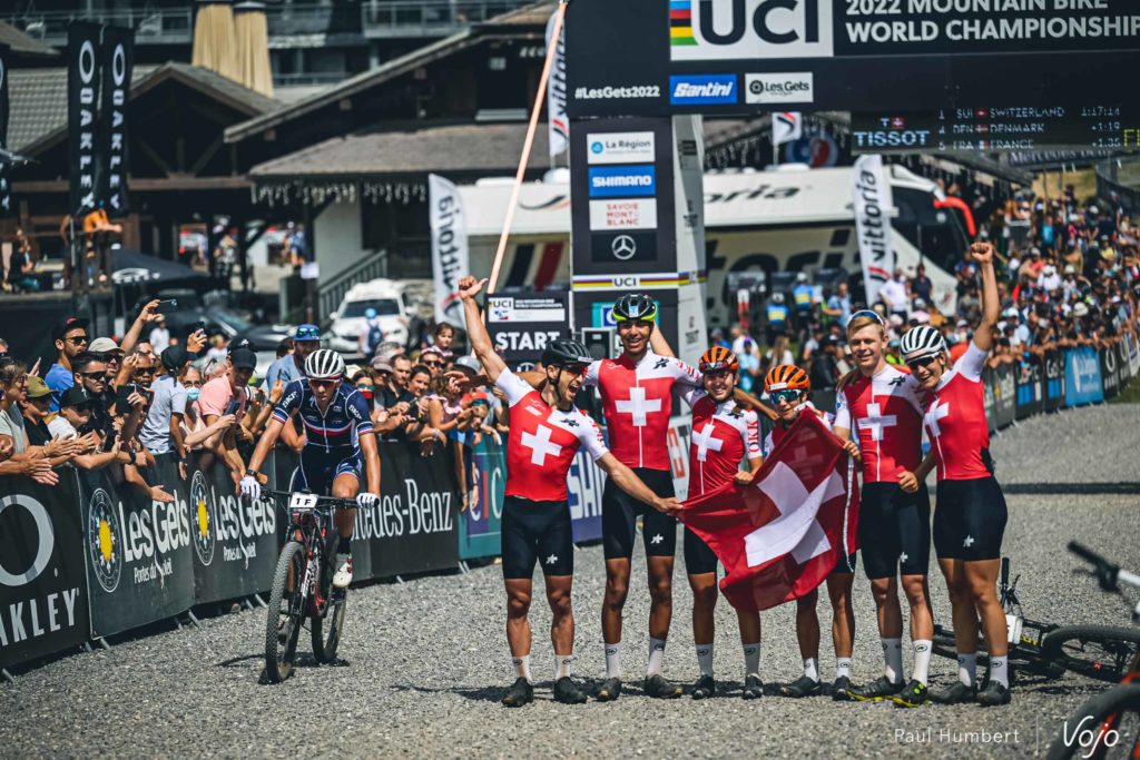 Worlds 2022⎜XC Relais : La fête en Suisse, les larmes en France